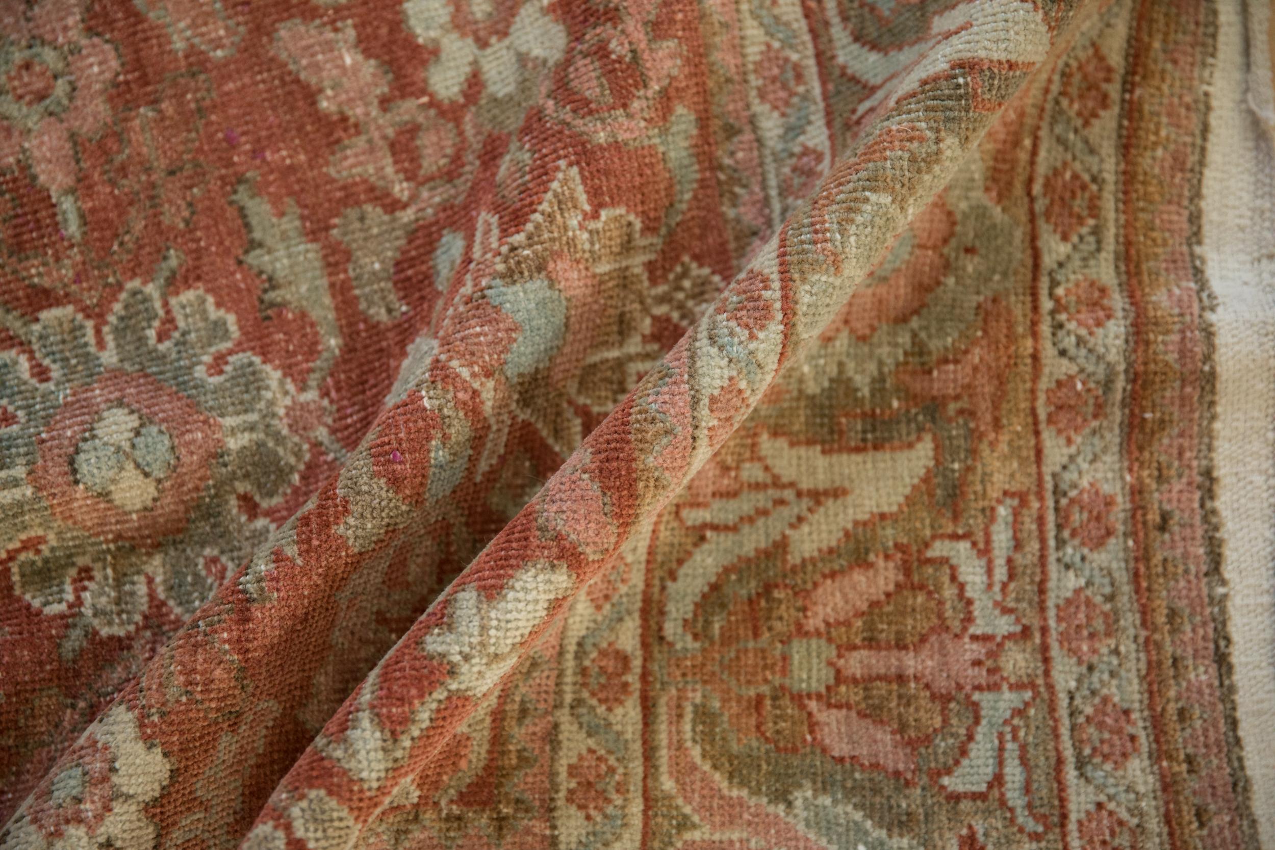 Vintage Distressed Mahal-Teppich im Angebot 2