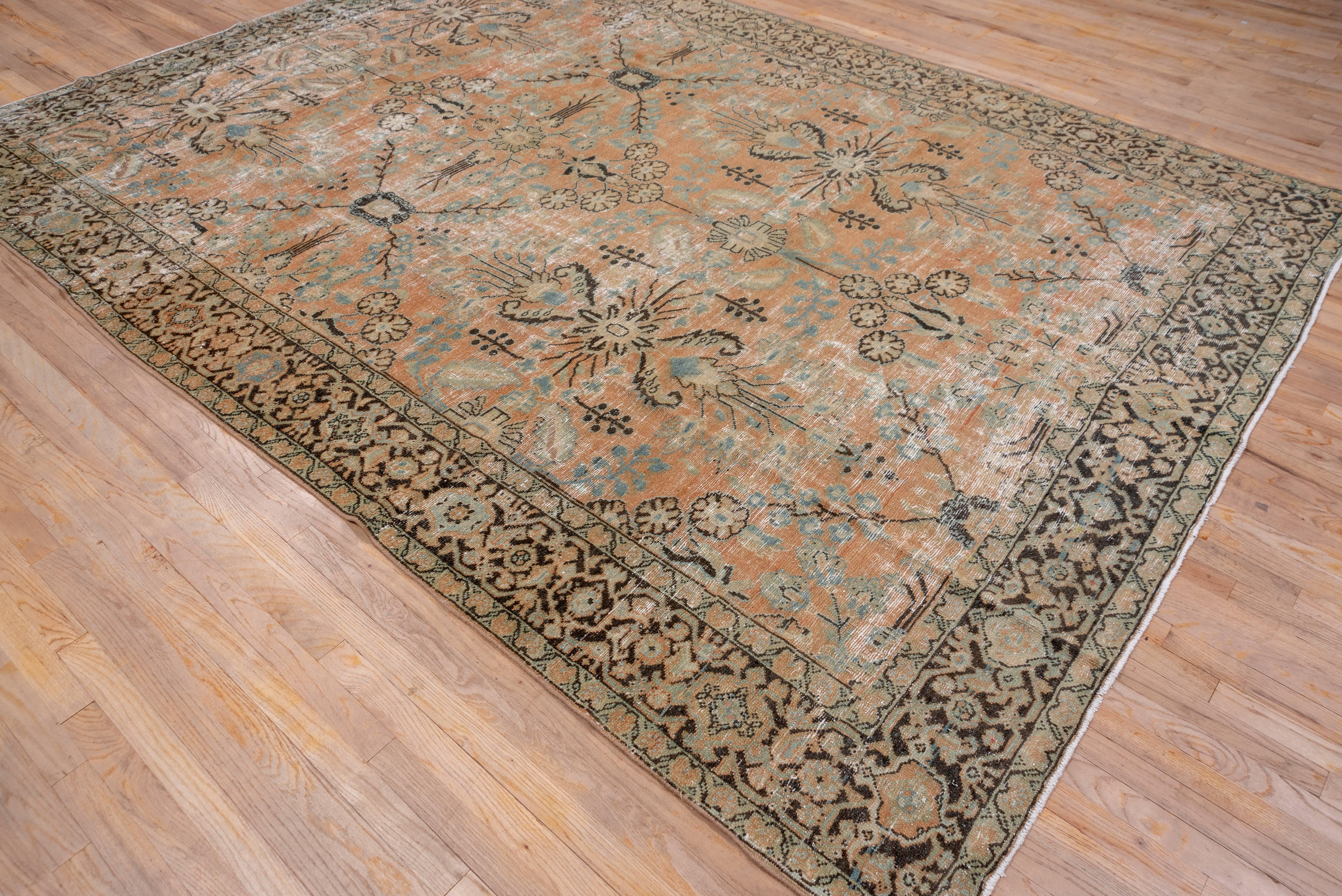 Vintage Distressed Mahal Rug In Excellent Condition In New York, NY