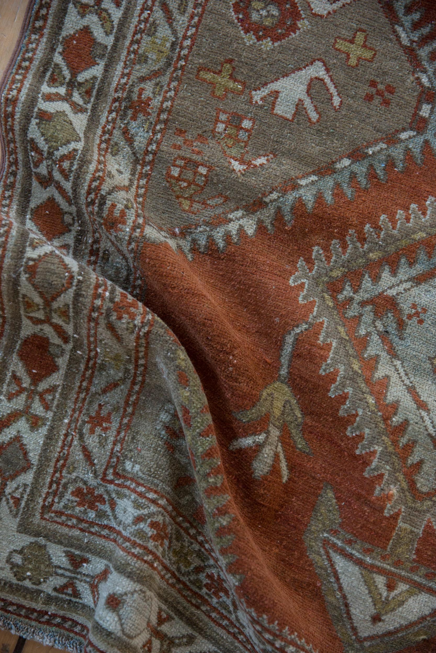 Vintage Distressed Malayer Teppich Läufer im Angebot 3