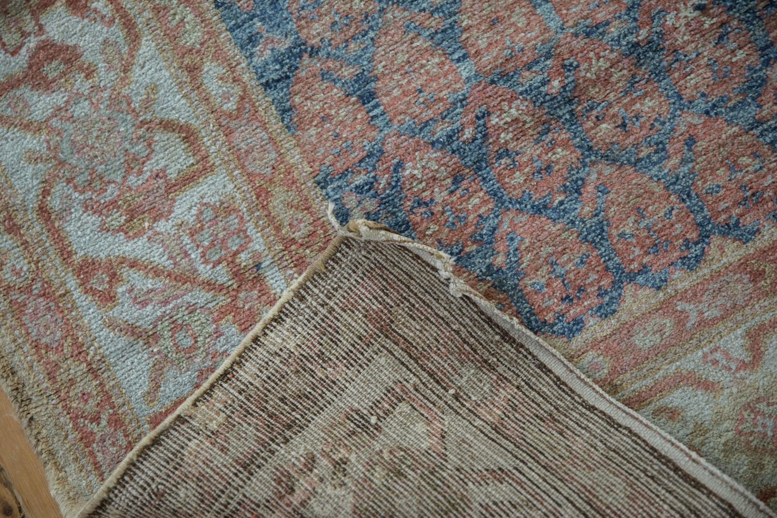 Vintage Distressed Malayer Teppich Läufer im Angebot 5