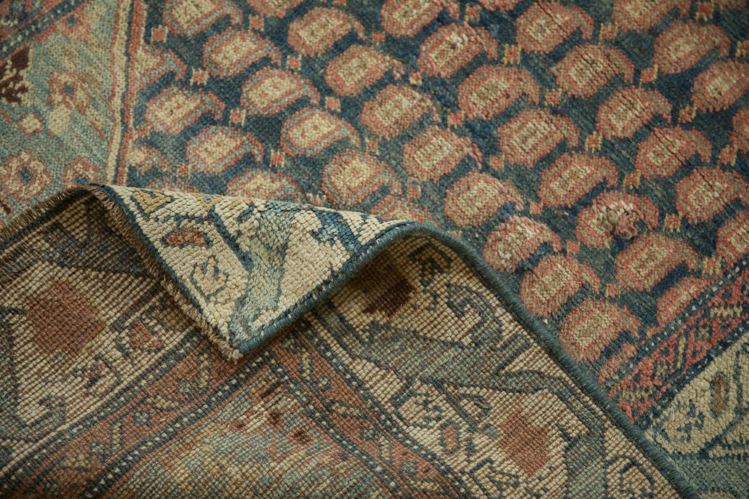 Vintage Distressed Malayer Teppich Läufer im Angebot 5