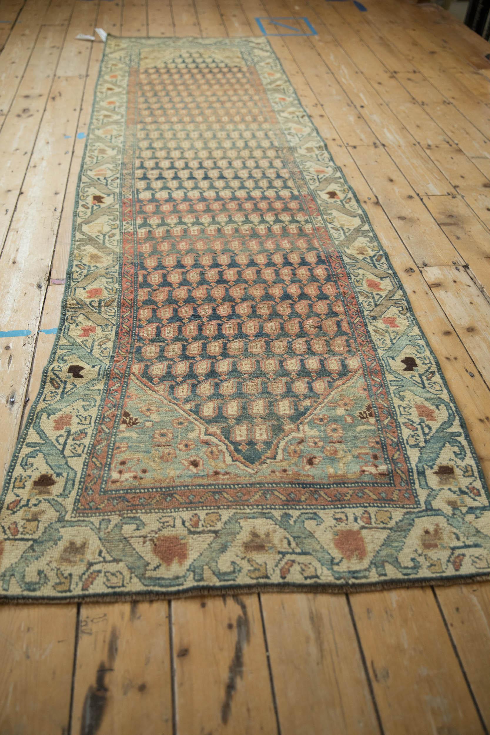 Vintage Distressed Malayer Teppich Läufer (Mitte des 20. Jahrhunderts) im Angebot
