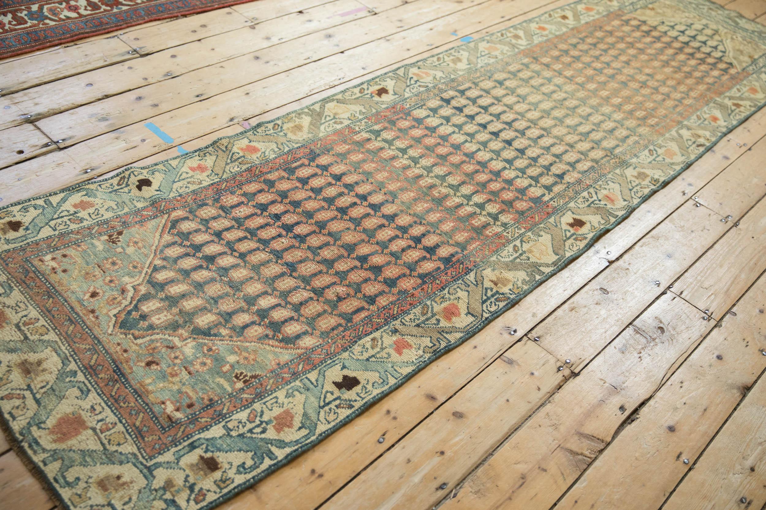 Vintage Distressed Malayer Teppich Läufer im Angebot 2