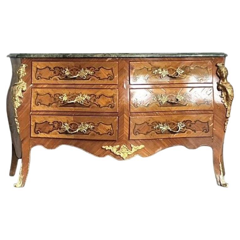 Cassettone d'epoca con intarsio e ormolatura in vendita