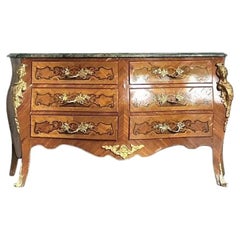 American Commodes and Chests of Drawers