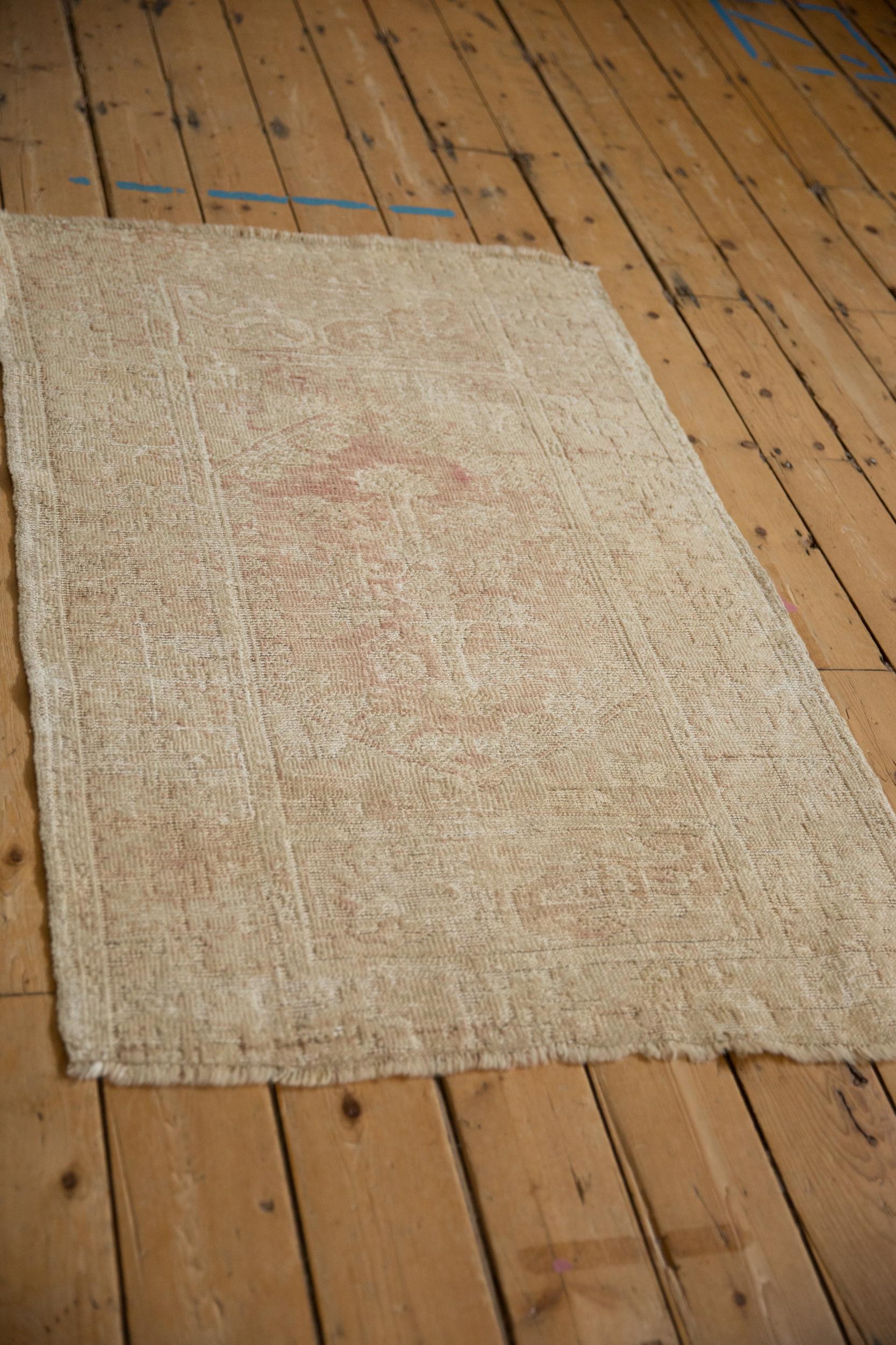 Annodato a mano Tappeto Vintage Distressed Melas in vendita