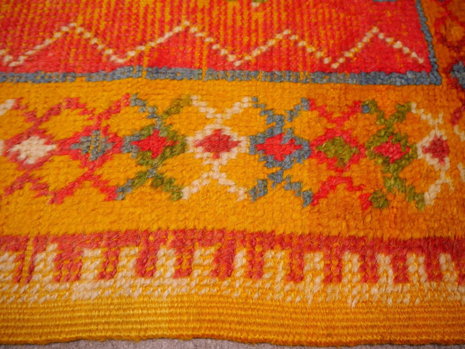 Vintage Distressed Mid-Century North African Berber Rug Industrial look For Sale 4