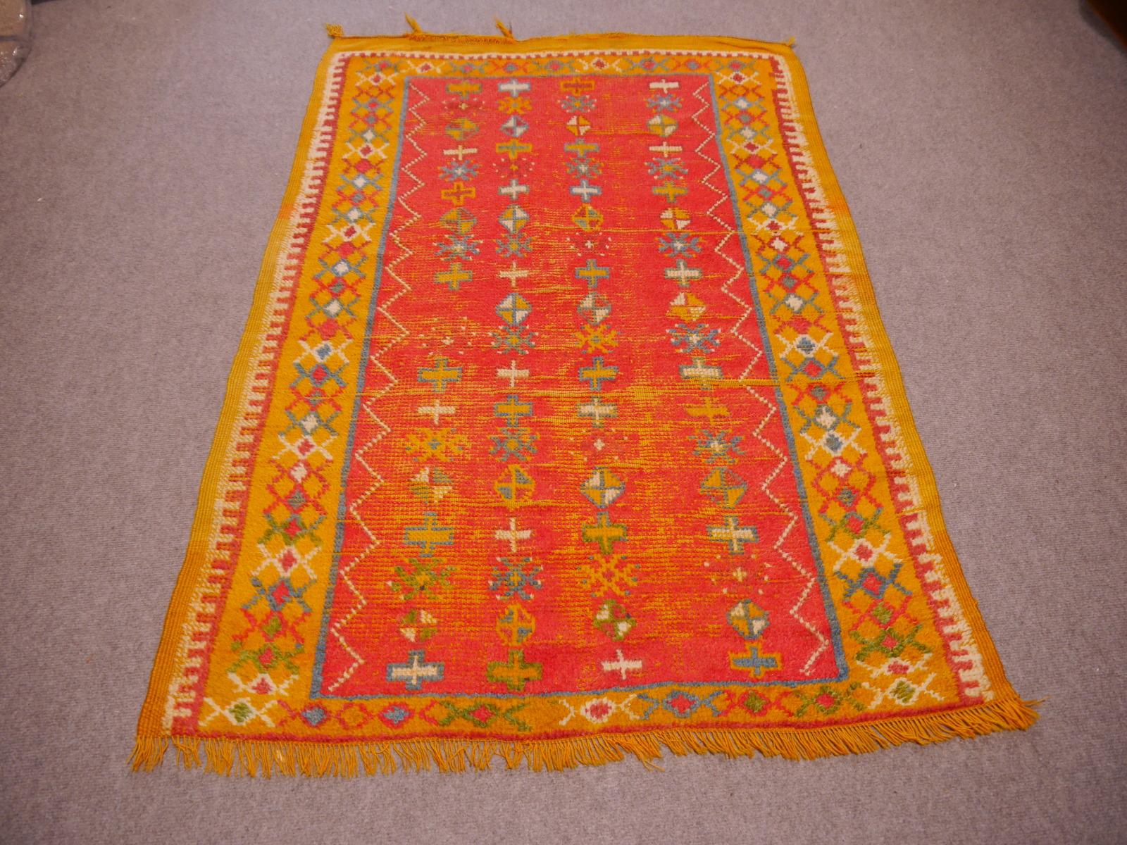 Vintage Distressed Mid-Century North African Berber Rug Industrial look For Sale 1