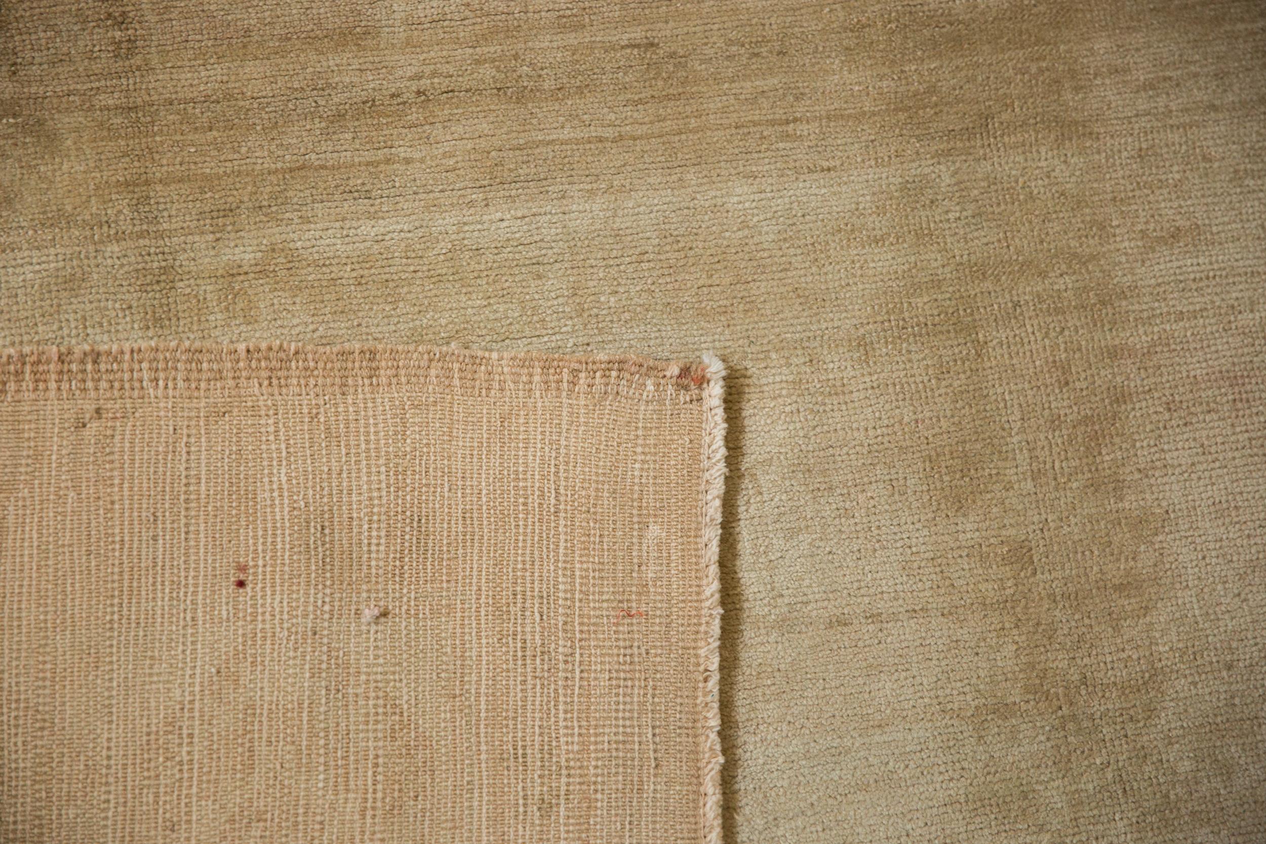 Tappeto Oushak vintage invecchiato in vendita 4