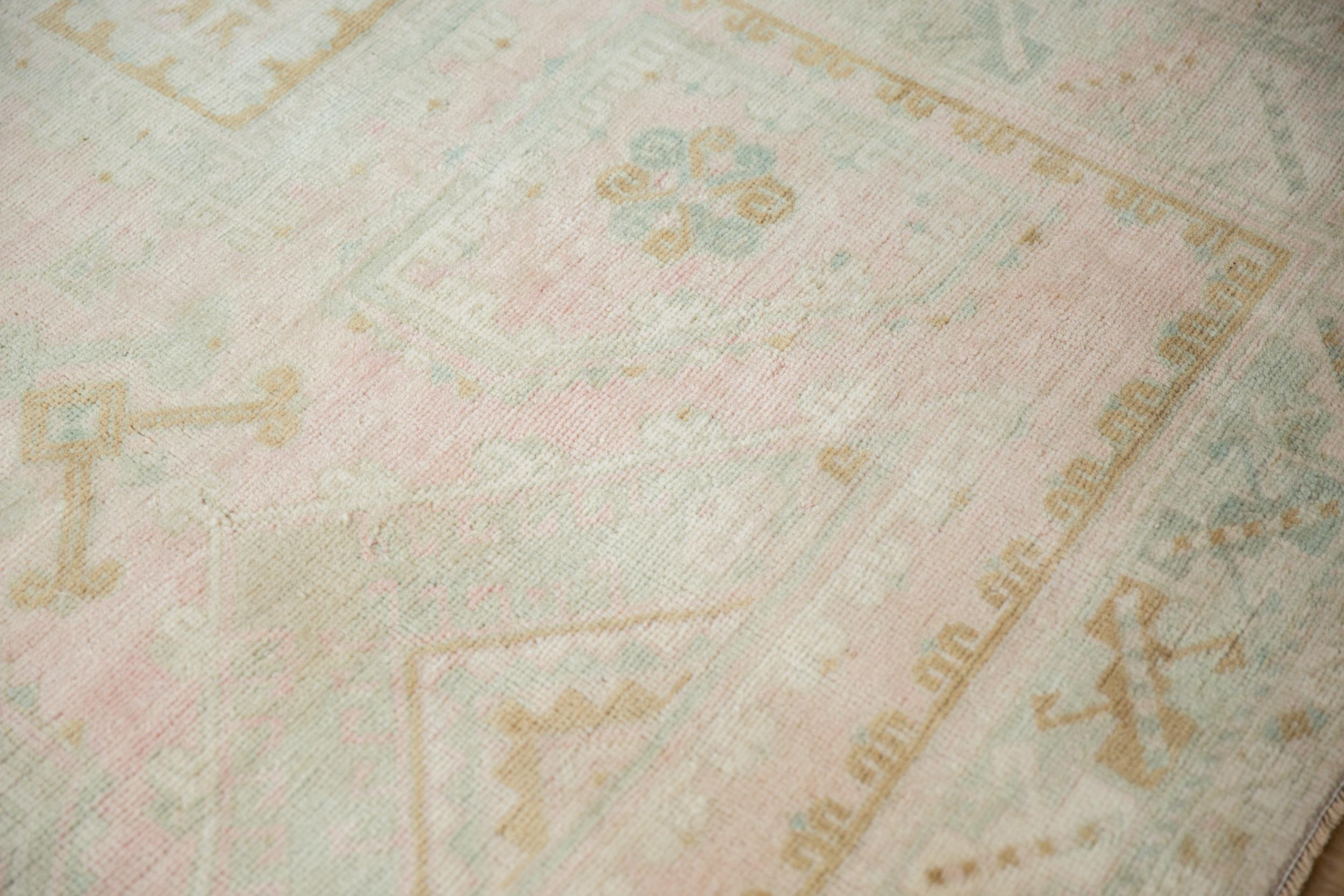 Tappeto Oushak vintage invecchiato in vendita 2