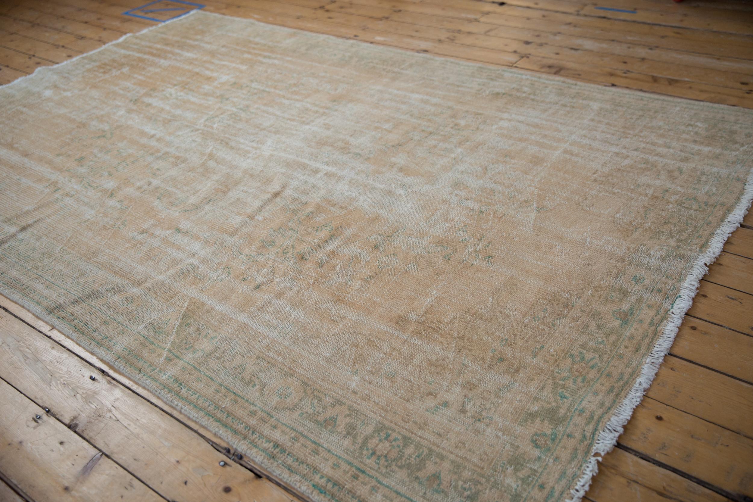 Vintage Distressed Oushak Teppich (Mitte des 20. Jahrhunderts) im Angebot