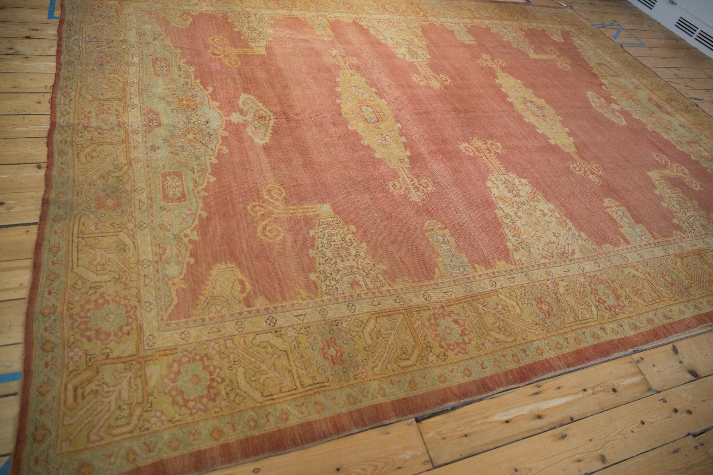 Vintage Distressed Oushak Teppich (Wolle) im Angebot