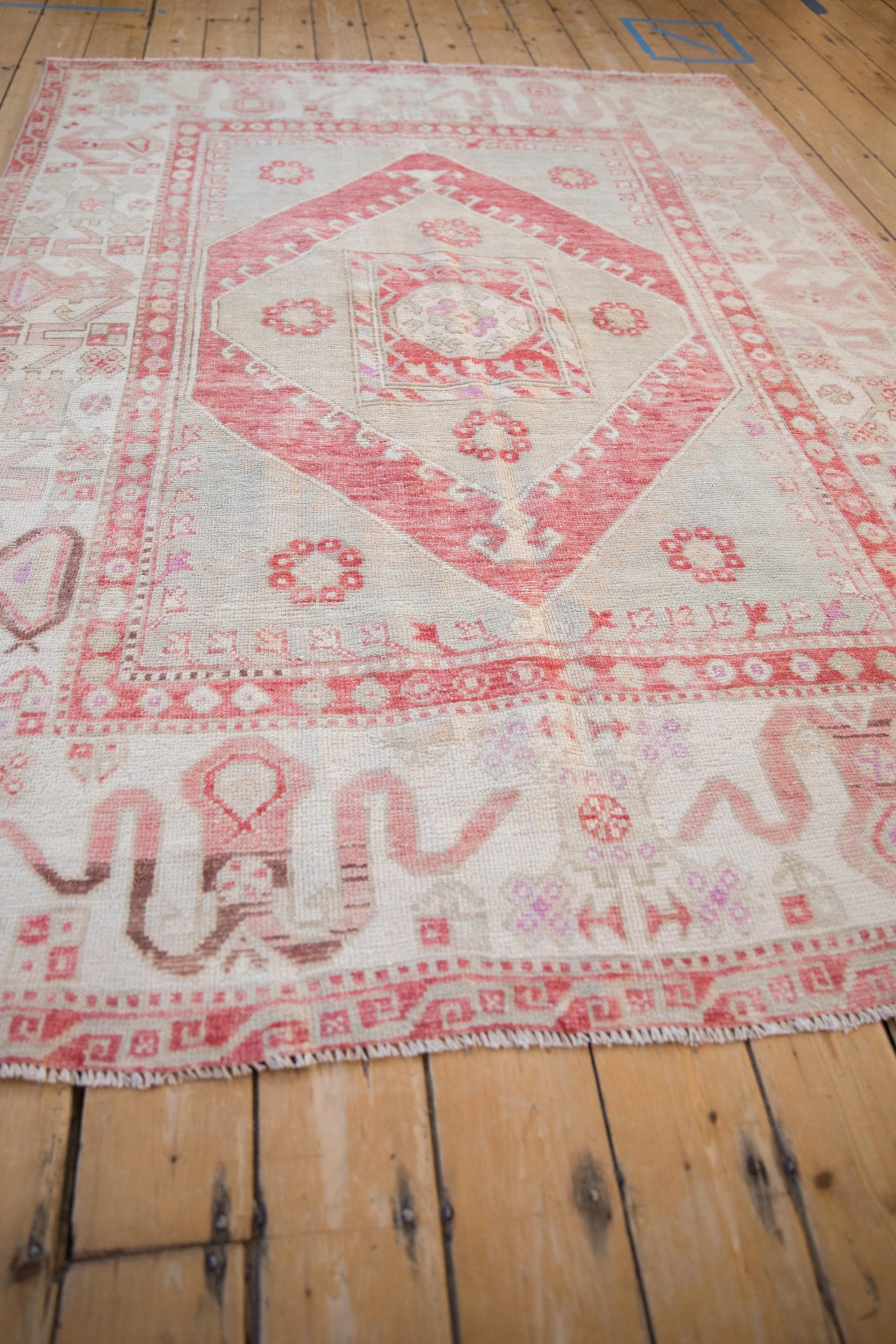 Vintage Distressed Oushak Teppich im Angebot 1