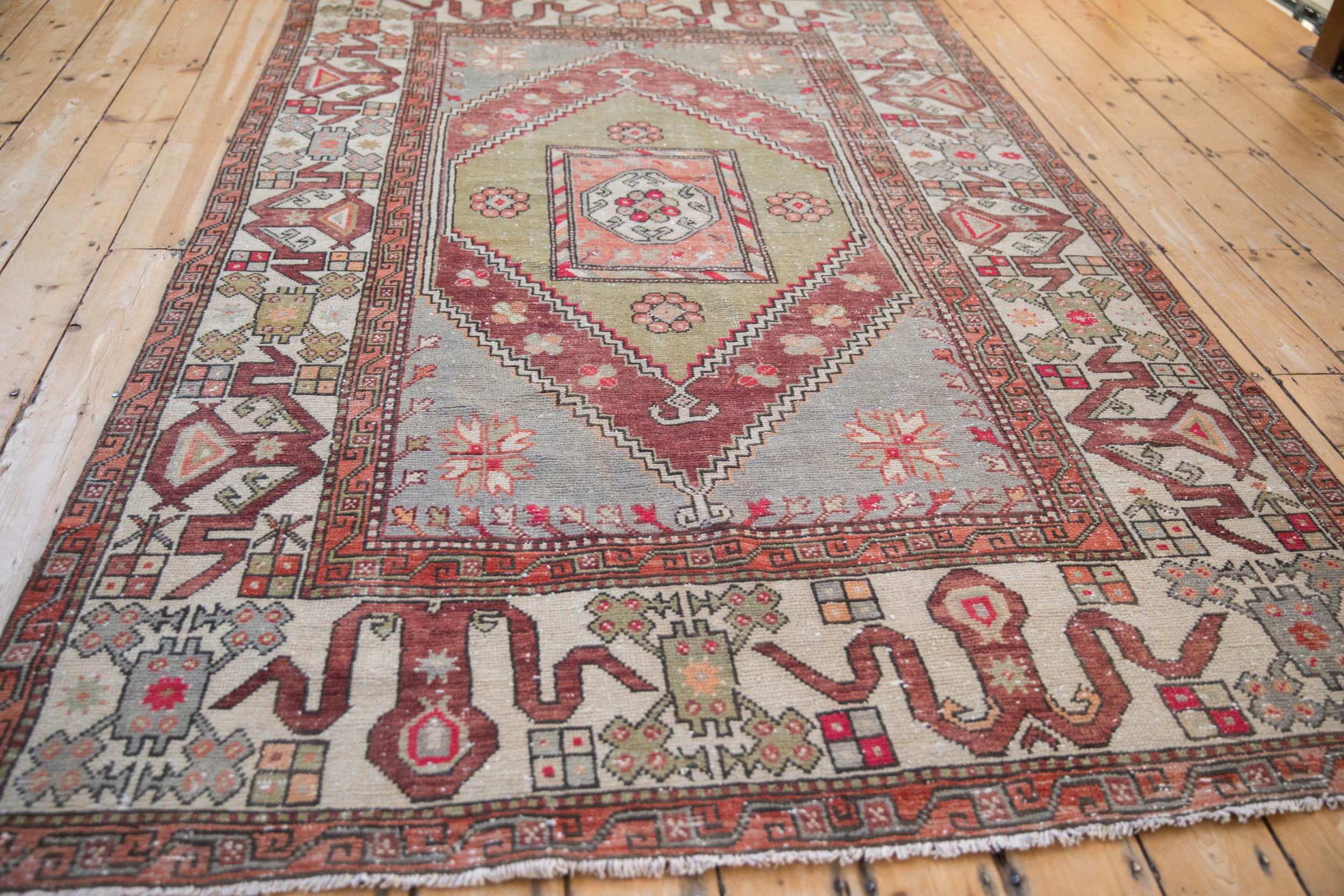 Vintage Distressed Oushak Teppich im Angebot 1