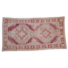Tappeto Oushak vintage invecchiato