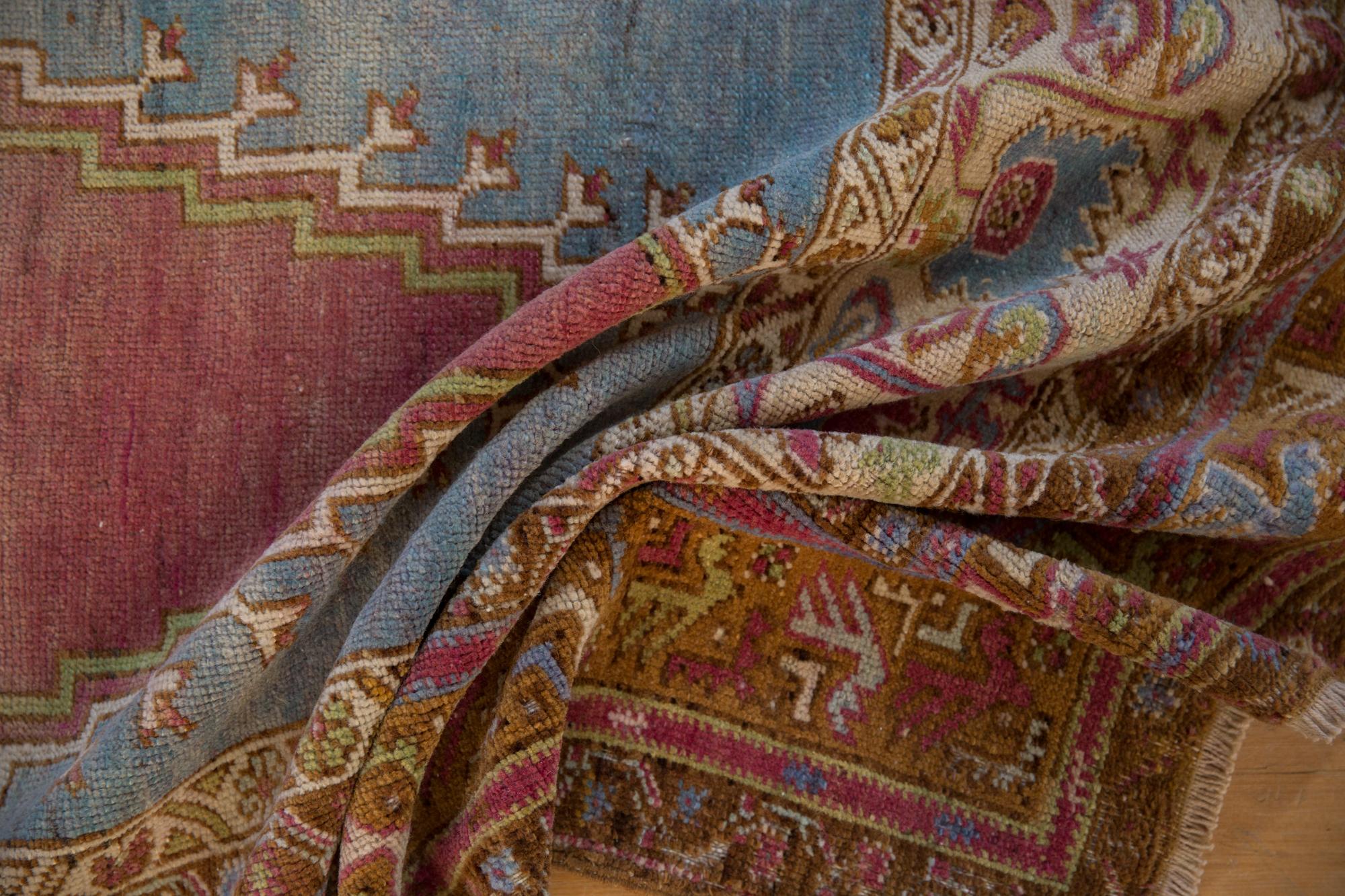 Tappeto Oushak vintage con segni di invecchiamento in vendita 3