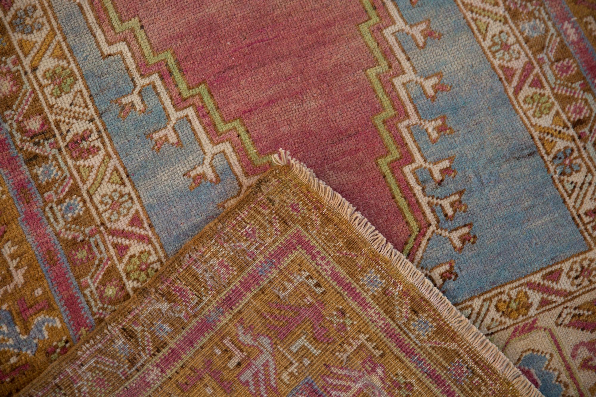 Tappeto Oushak vintage con segni di invecchiamento in vendita 4