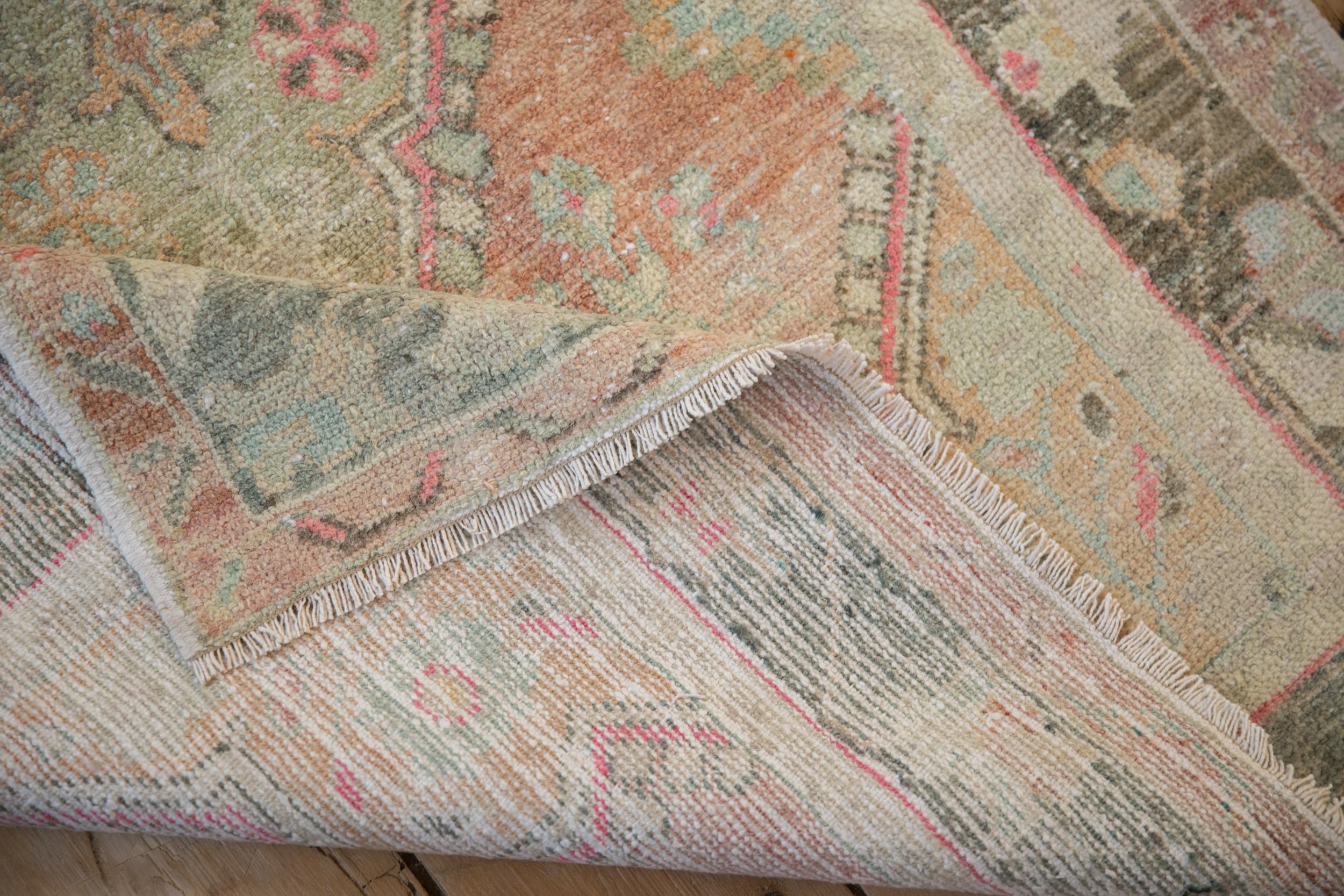 Tappeto Oushak vintage con segni di invecchiamento in vendita 5