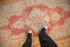 Tappeto Oushak vintage con segni di invecchiamento