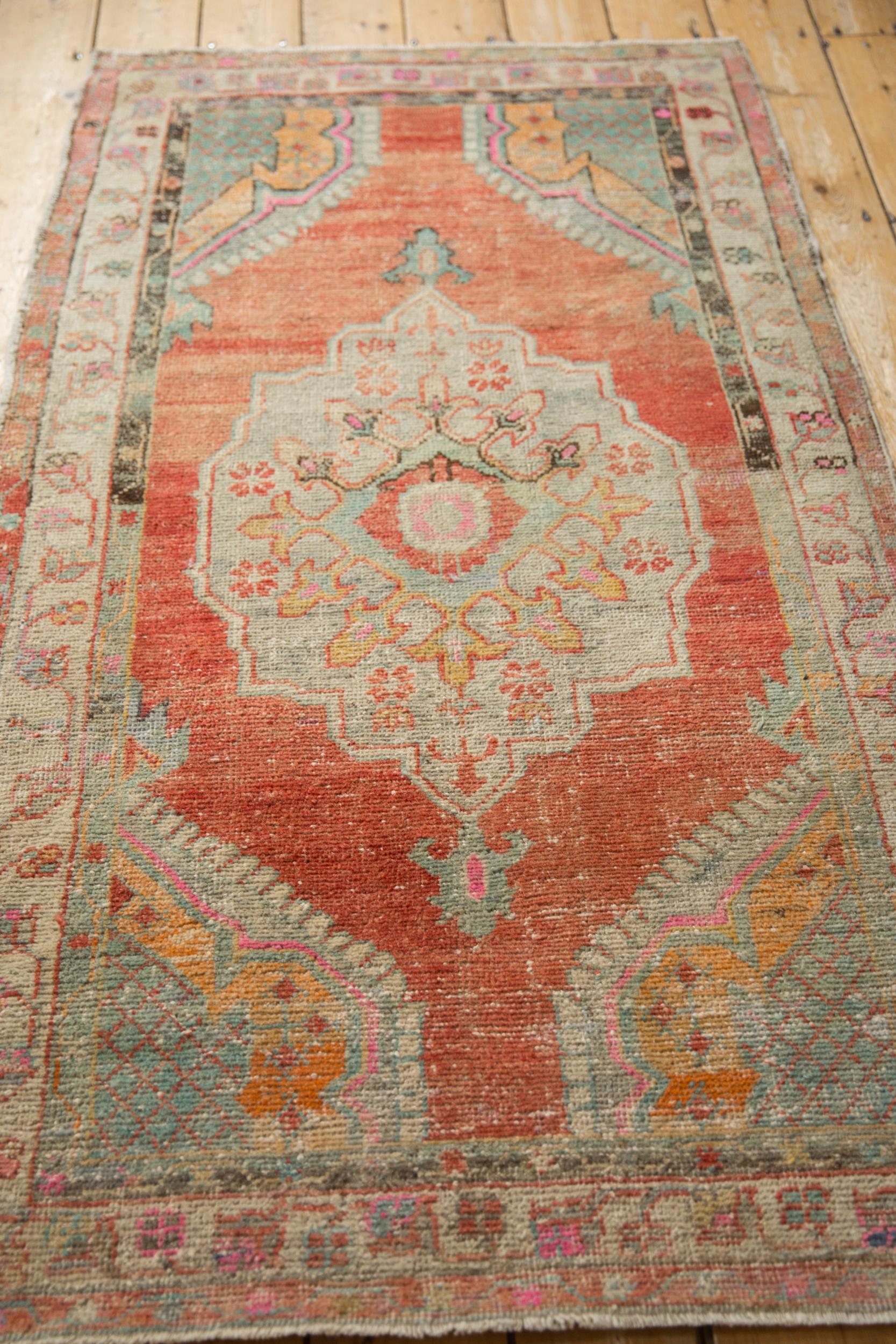 Lana Tappeto Oushak vintage con segni di invecchiamento in vendita