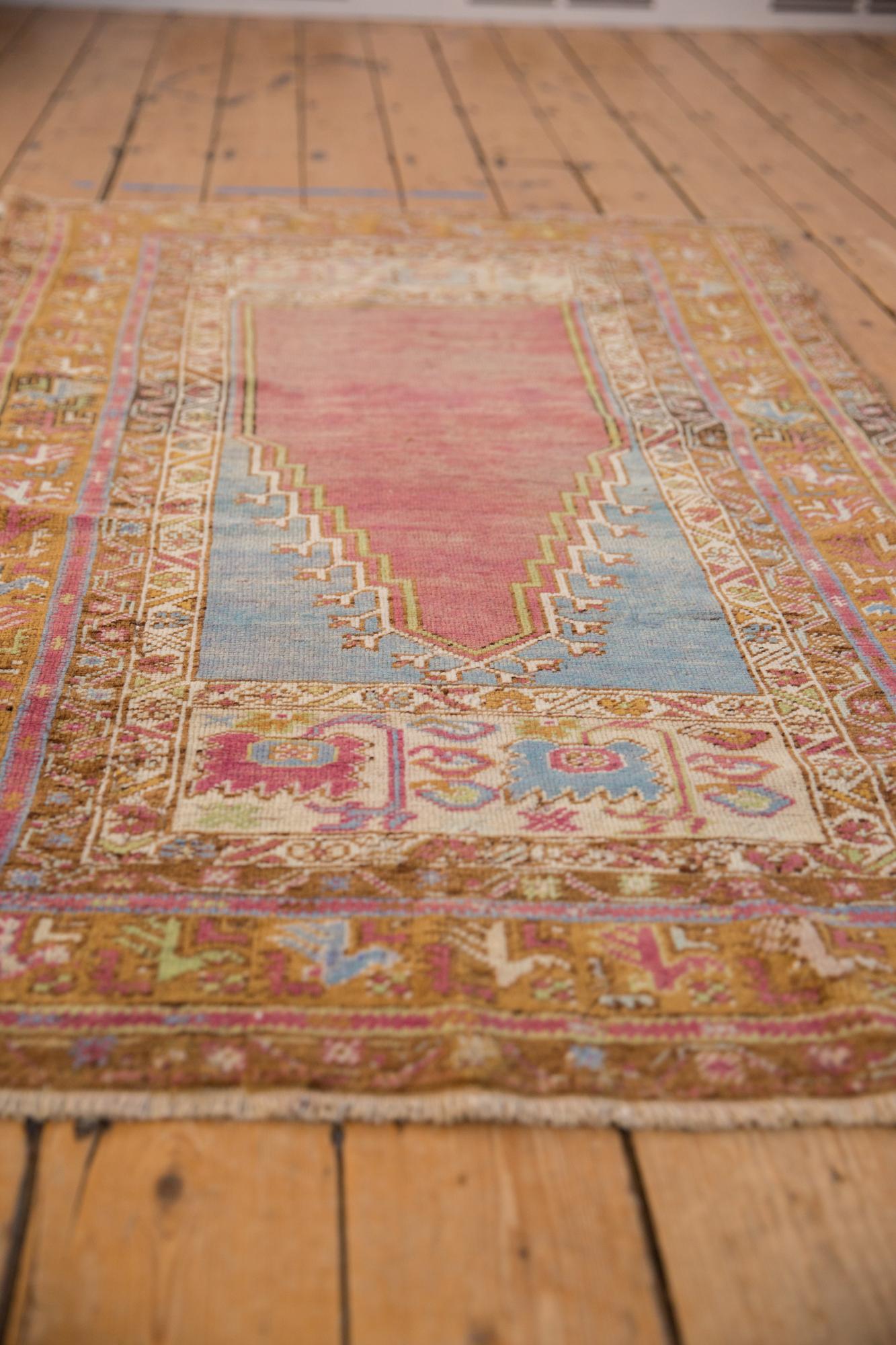 Tappeto Oushak vintage con segni di invecchiamento in vendita 1