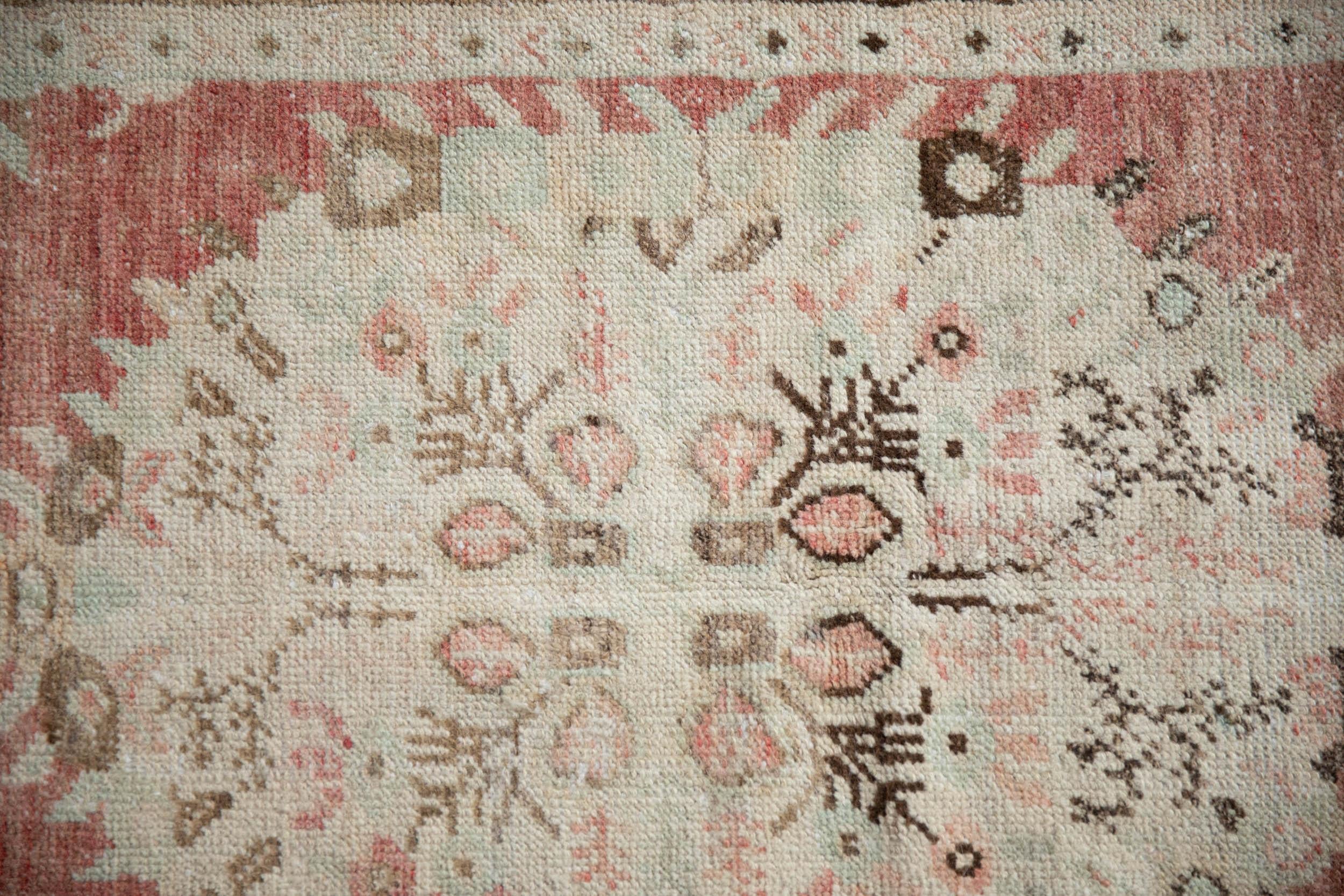Vintage Distressed Oushak Teppich Läufer (Türkisch) im Angebot