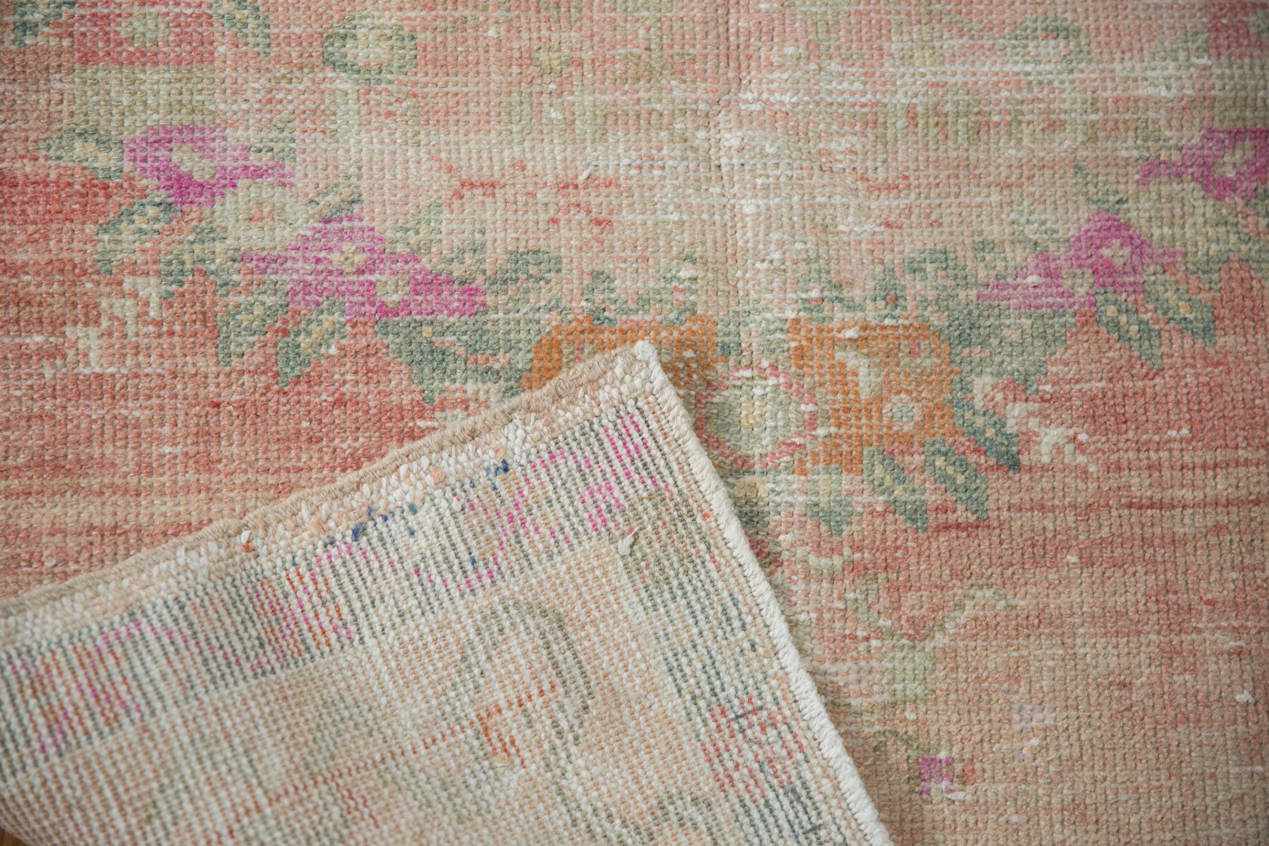 Vintage Distressed Oushak Teppich Läufer (Türkisch) im Angebot