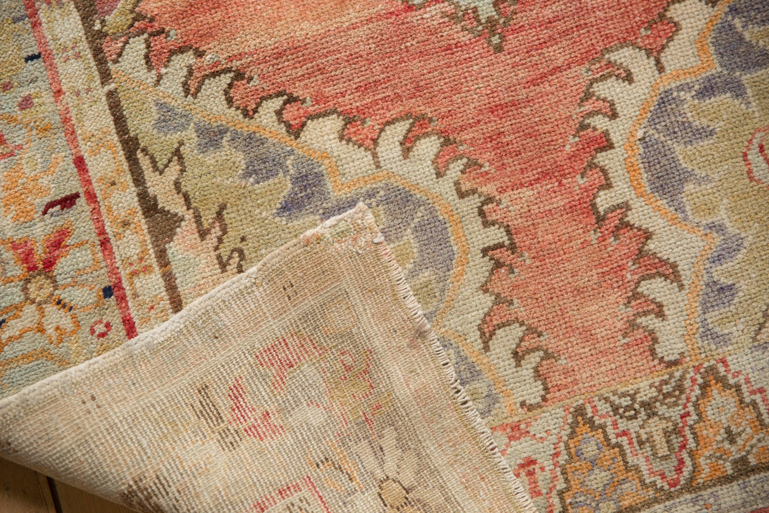 Vintage Distressed Oushak Teppich Läufer (Türkisch) im Angebot