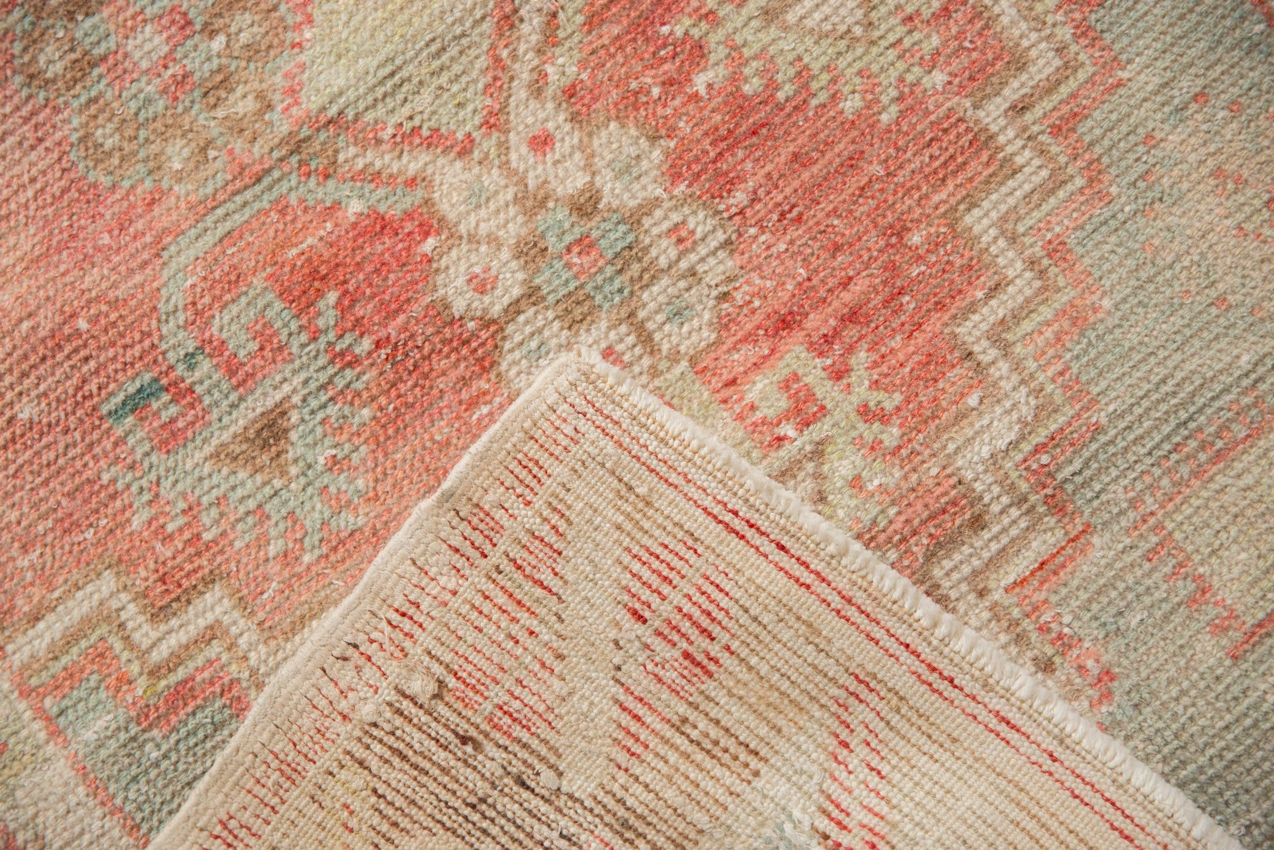 Vintage Distressed Oushak Teppich Läufer (Türkisch) im Angebot