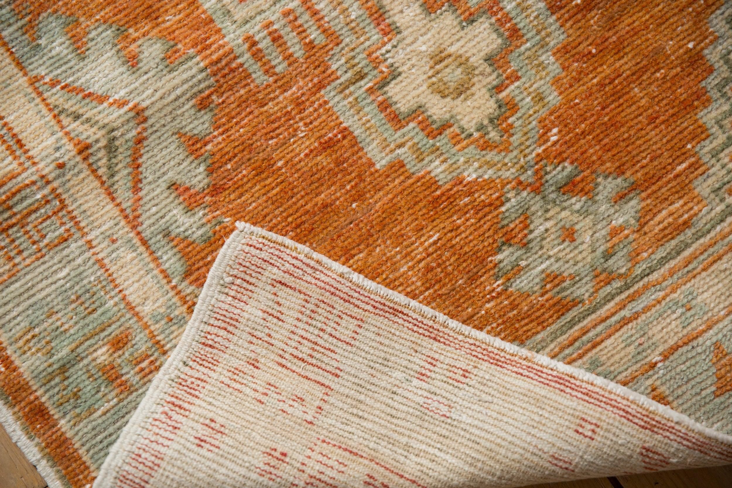 Vintage Distressed Oushak Teppich Läufer (Türkisch) im Angebot