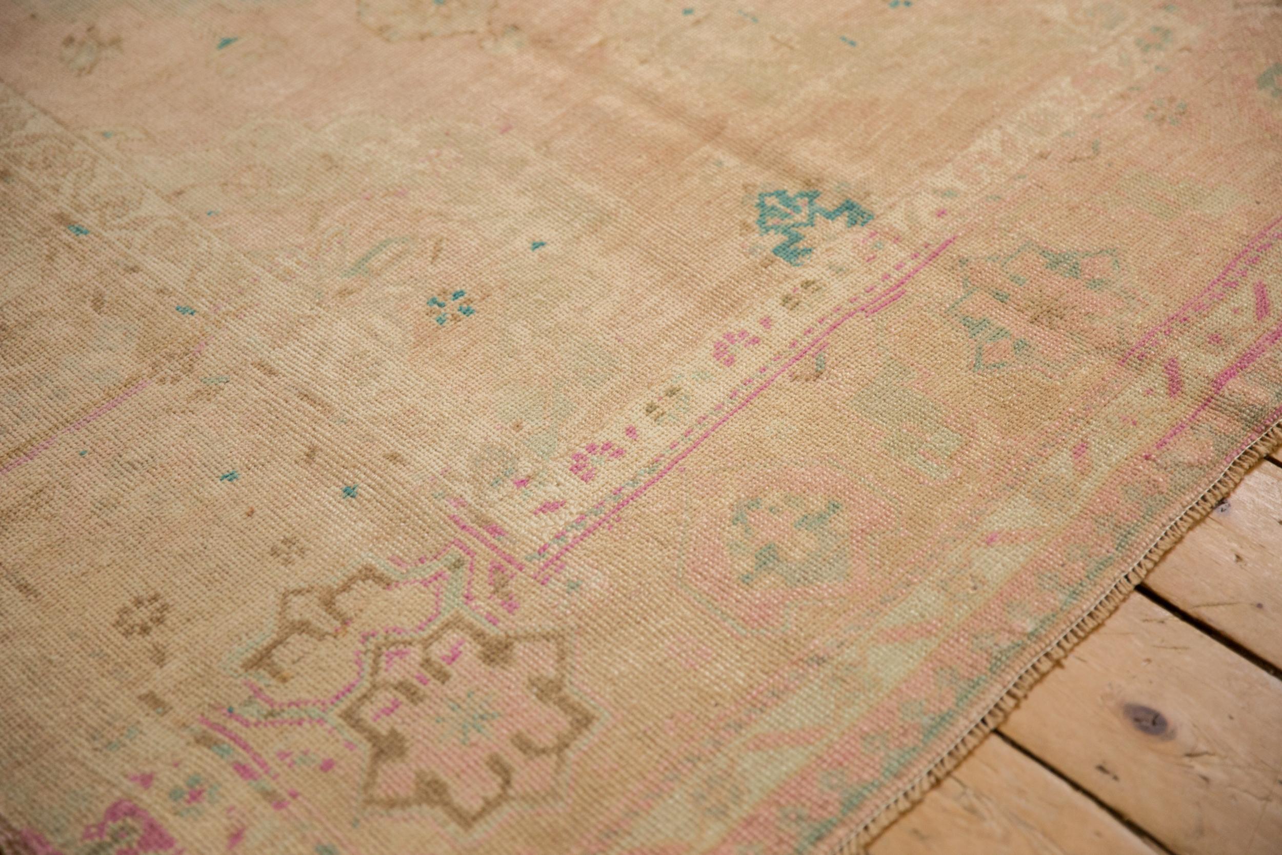 Annodato a mano Tappeto Oushak Vintage Distressed Runner in vendita