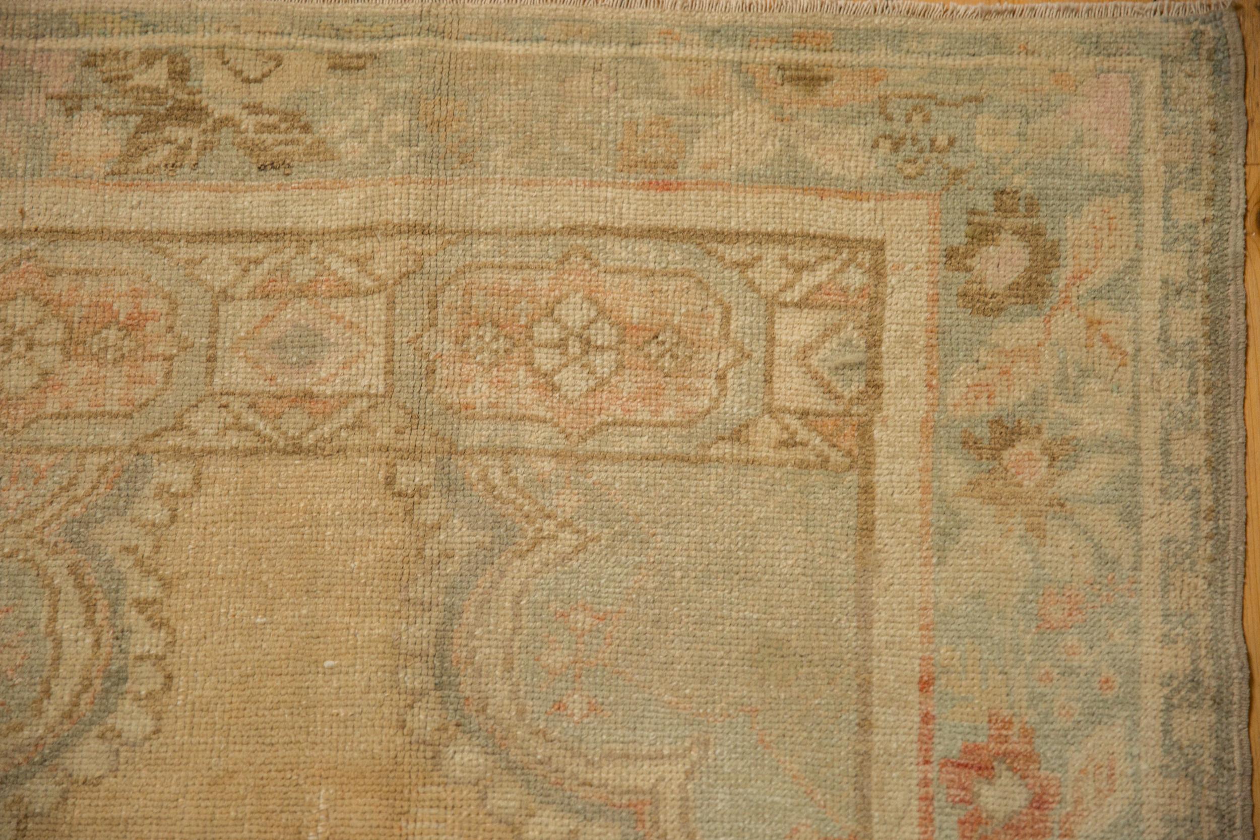 Annodato a mano Tappeto Oushak Vintage Distressed Runner in vendita