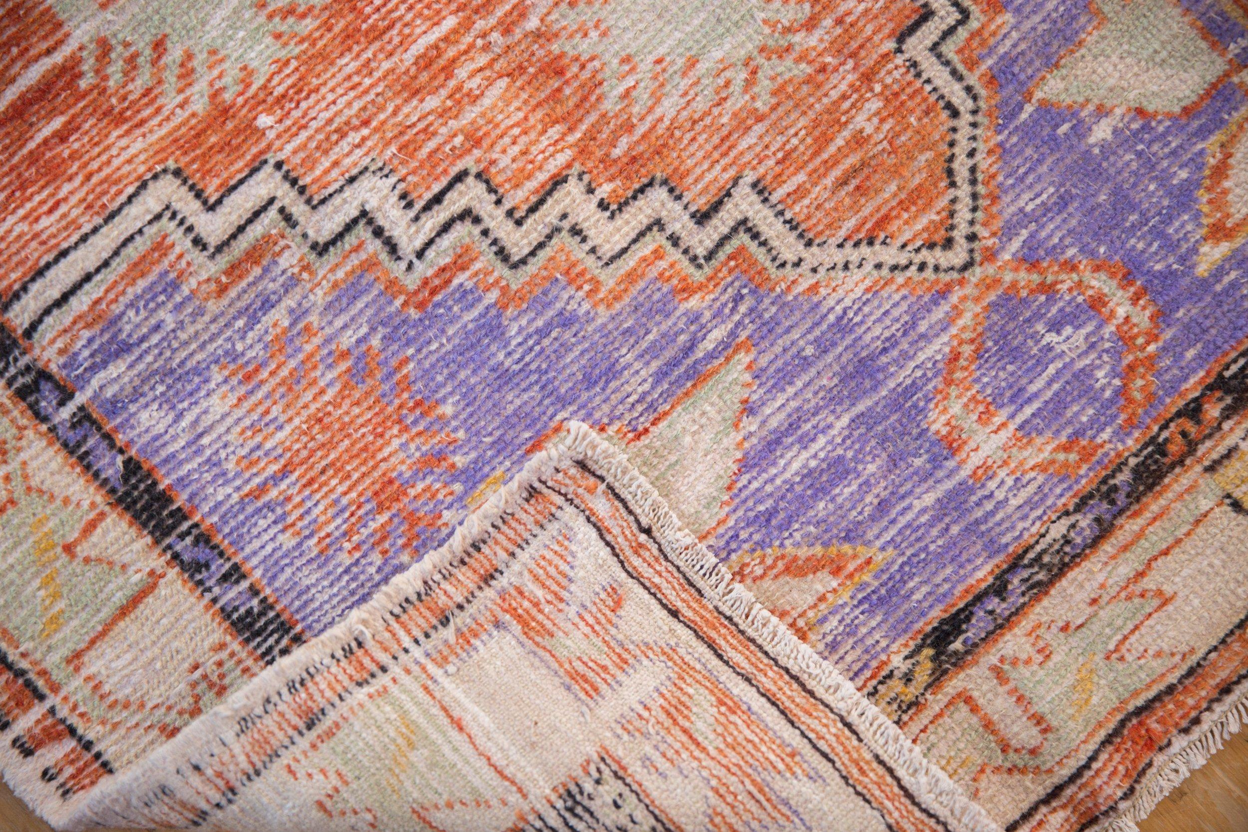 Vintage Distressed Oushak Rug Runner (Handgeknüpft) im Angebot