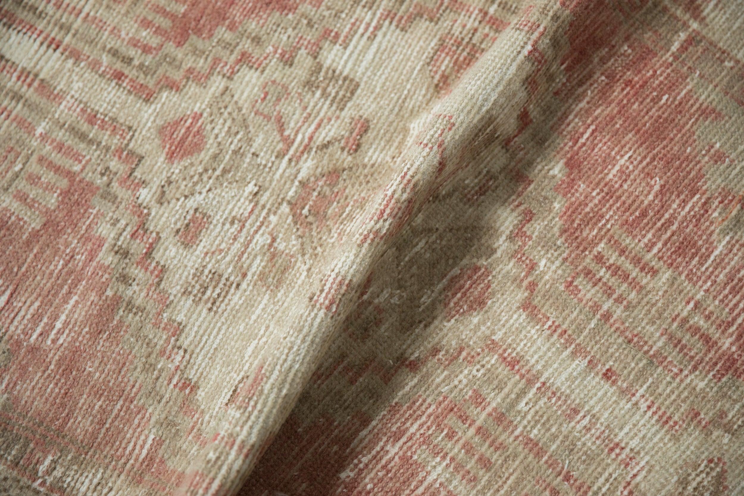 Vintage Distressed Oushak Rug Runner (Handgeknüpft) im Angebot