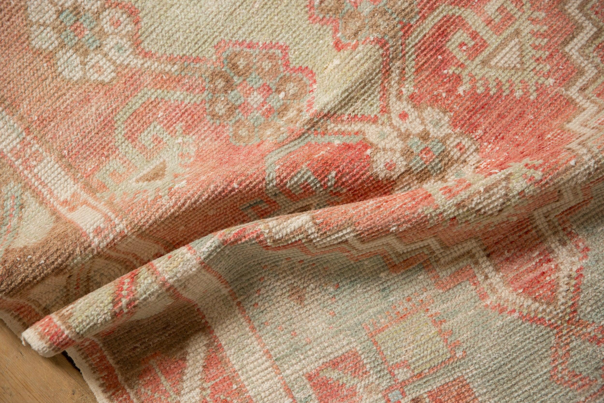 Vintage Distressed Oushak Teppich Läufer (Handgeknüpft) im Angebot