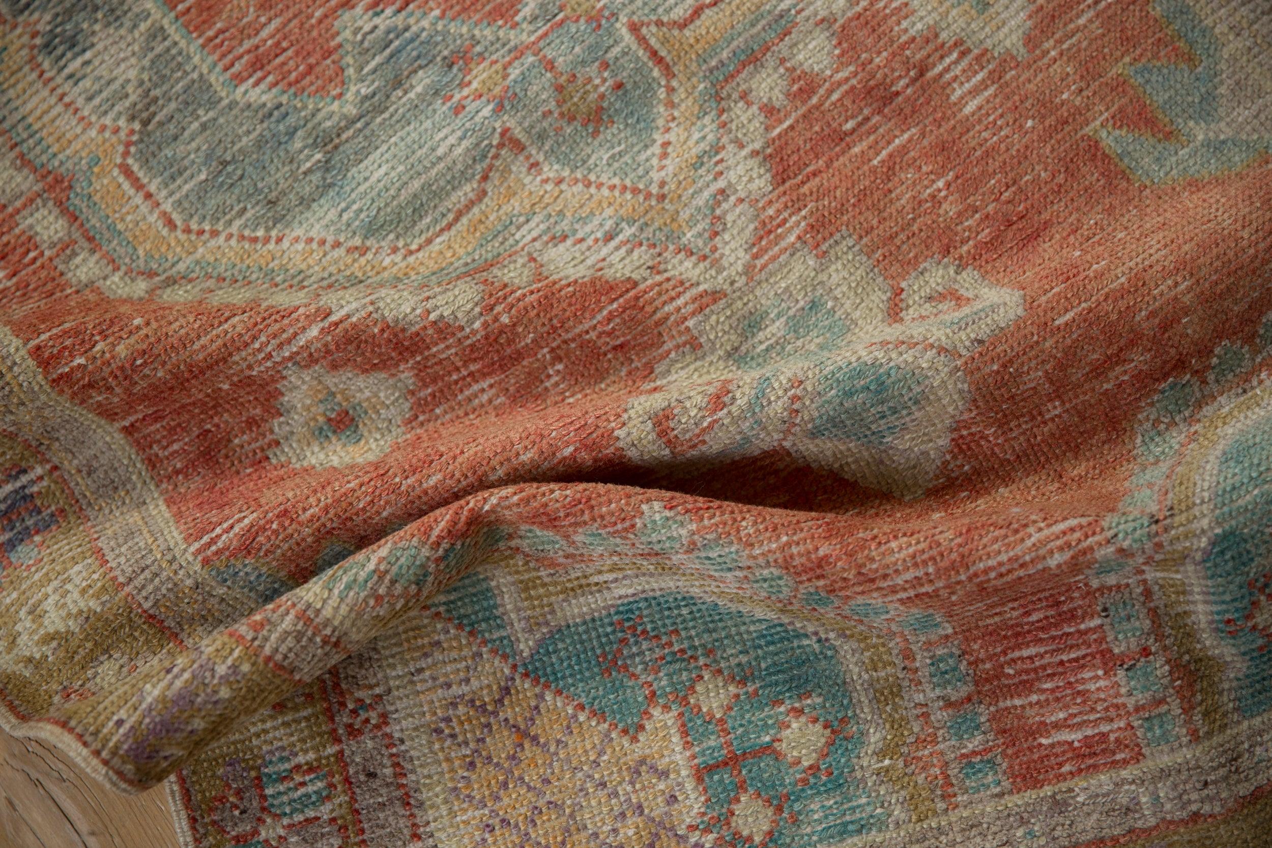 Annodato a mano Tappeto Oushak Vintage Distressed Runner in vendita