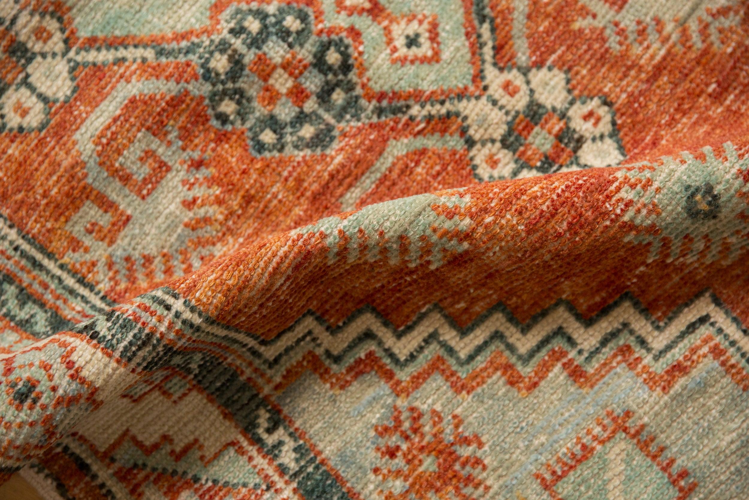 Vintage Distressed Oushak Teppich Läufer (Handgeknüpft) im Angebot