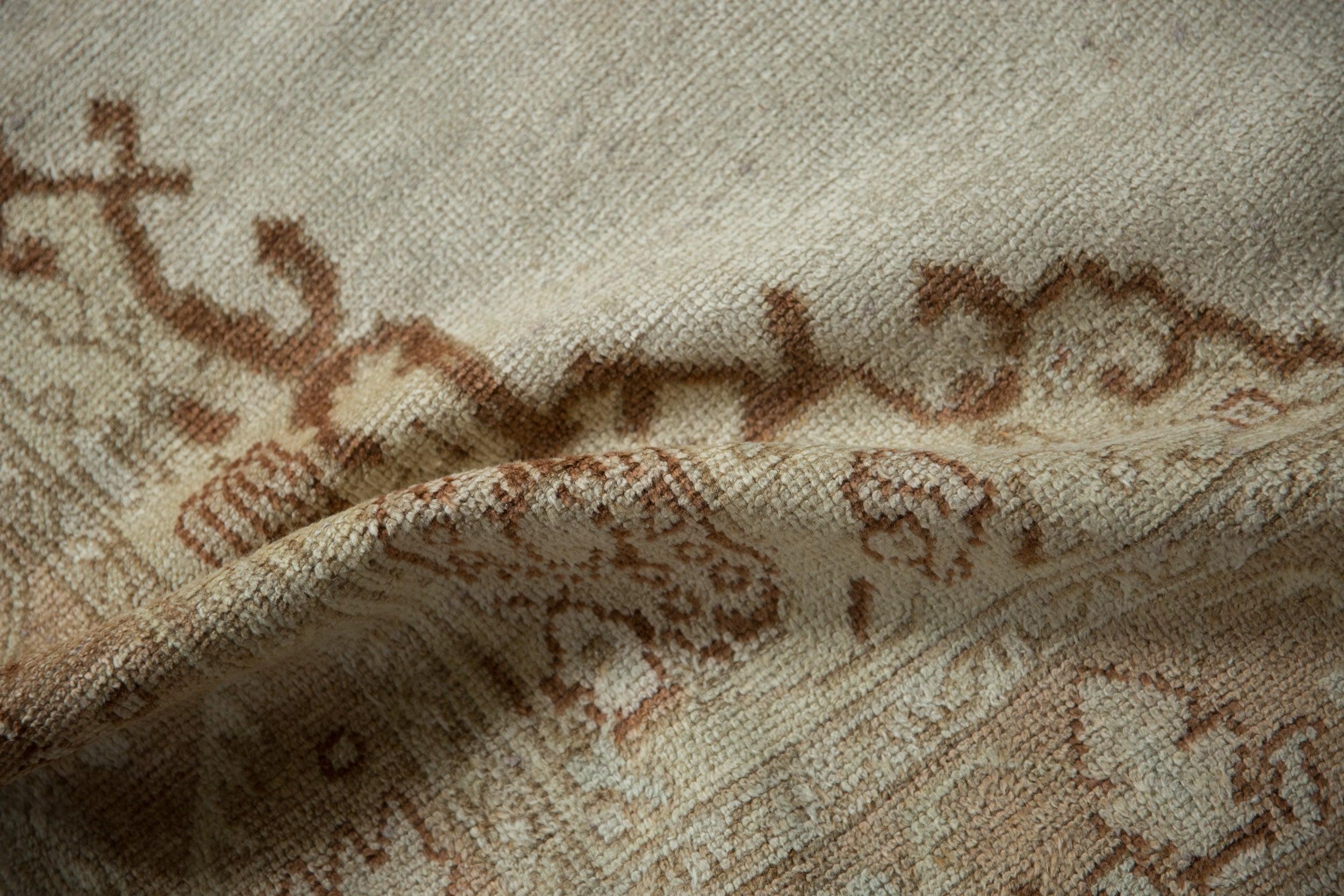 Vintage Distressed Oushak Teppich Läufer (Handgeknüpft) im Angebot