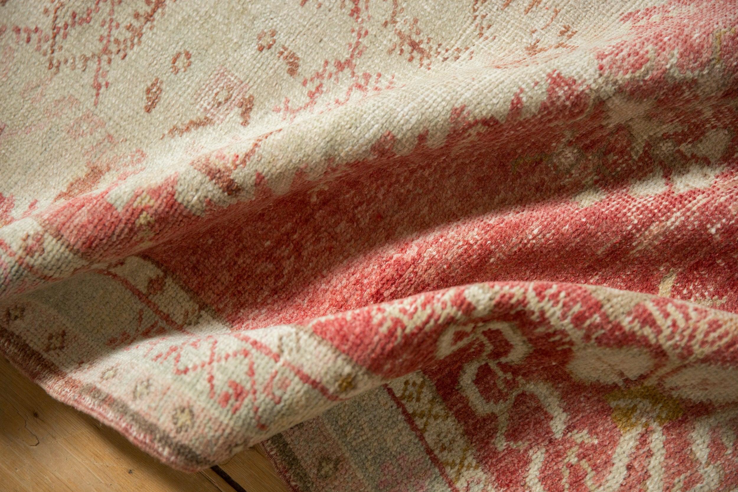 Vintage Distressed Oushak Teppich Läufer (Handgeknüpft) im Angebot