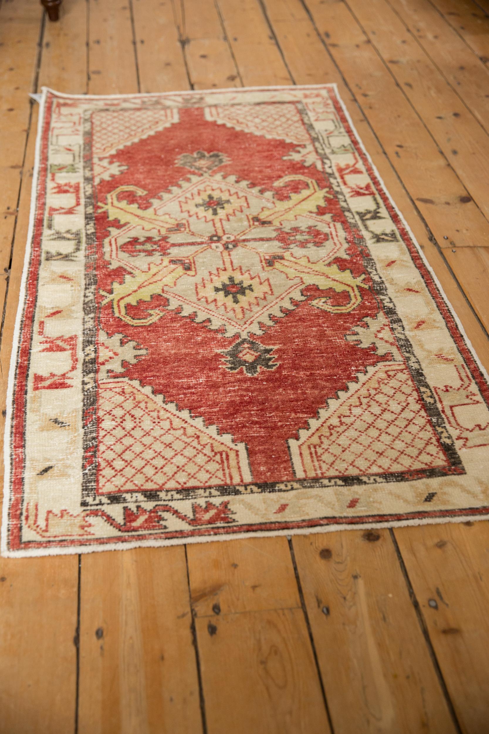 Annodato a mano Tappeto Oushak Vintage Distressed Runner in vendita