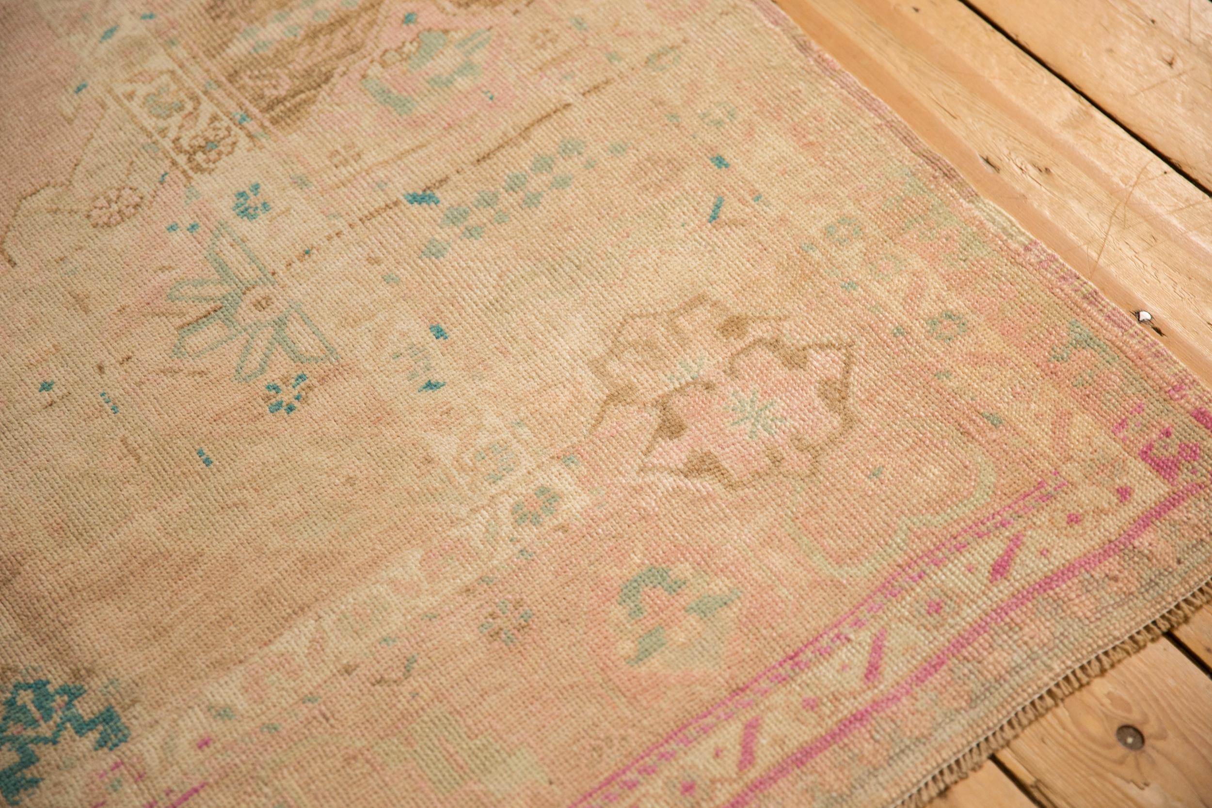Tappeto Oushak Vintage Distressed Runner In condizioni discrete in vendita a Katonah, NY