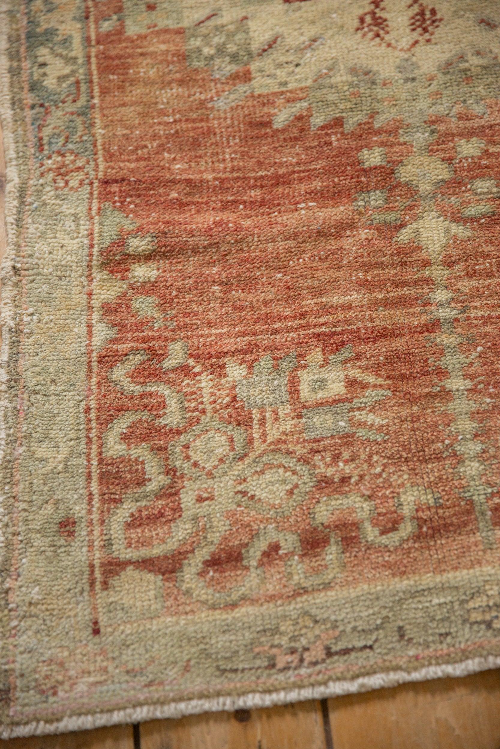 Tappeto Oushak Vintage Distressed Runner In condizioni discrete in vendita a Katonah, NY