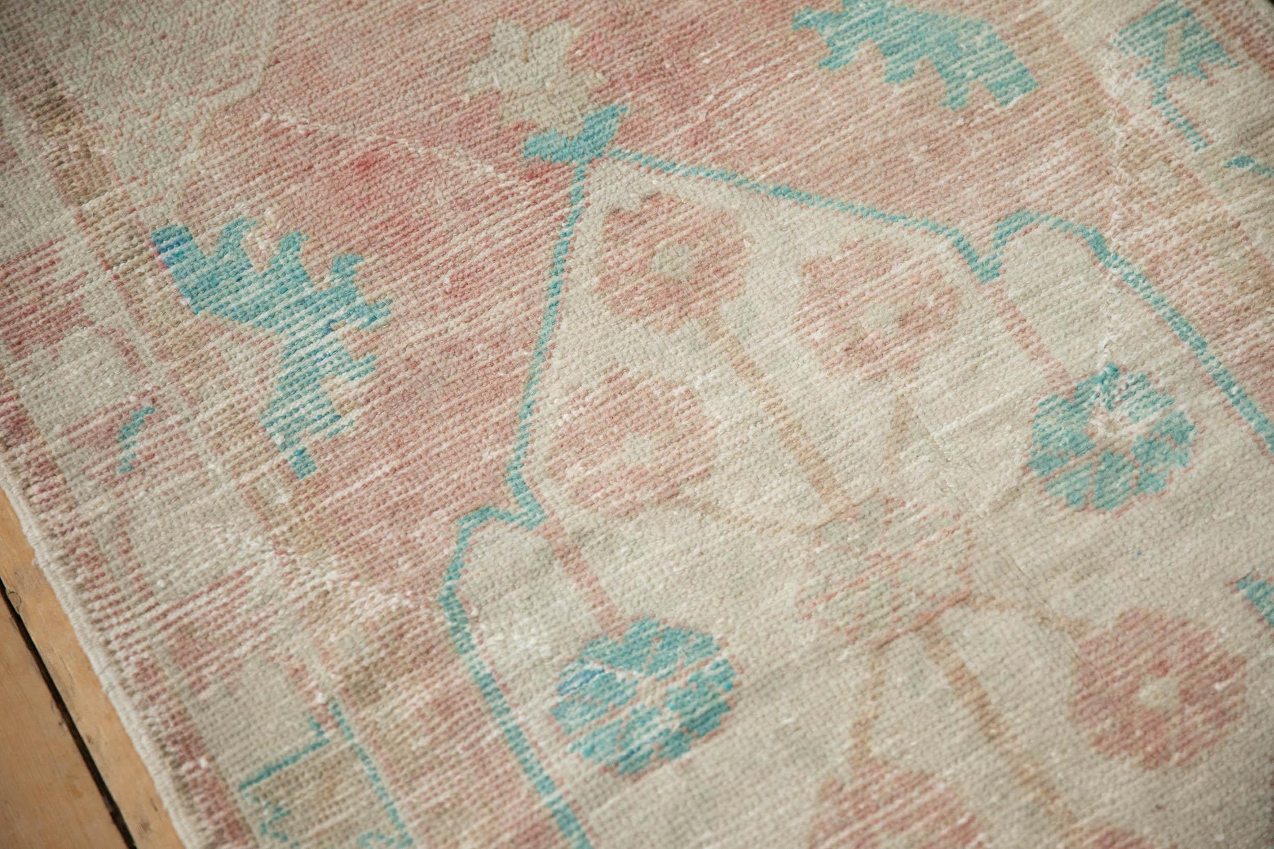 Tappeto Oushak Vintage Distressed Runner In condizioni discrete in vendita a Katonah, NY