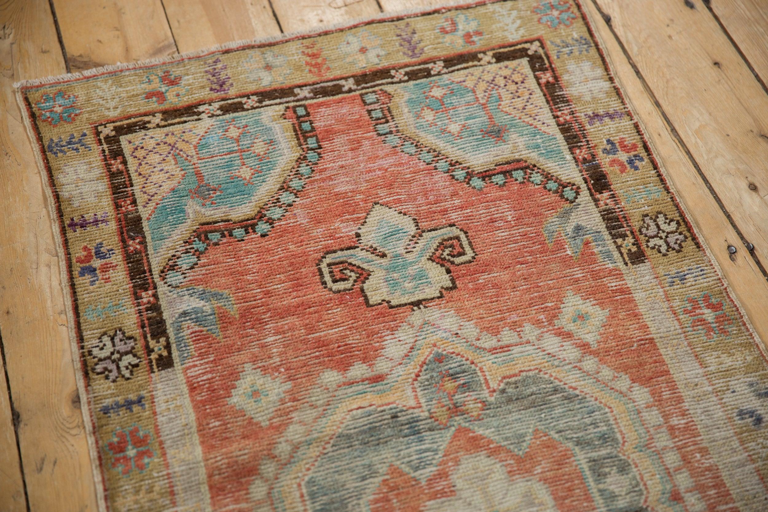 Tappeto Oushak Vintage Distressed Runner In condizioni discrete in vendita a Katonah, NY