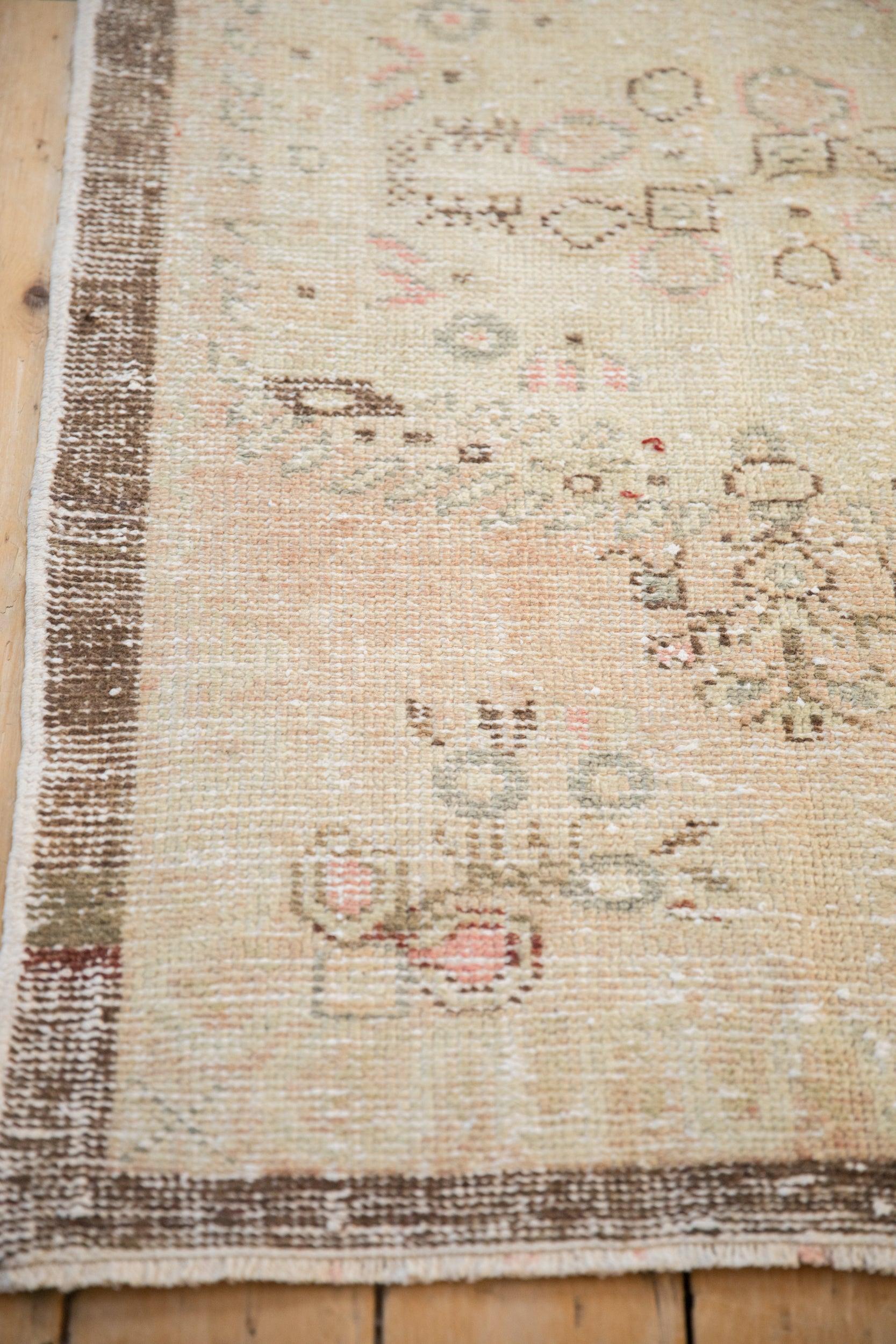 Tappeto Oushak Vintage Distressed Runner In condizioni discrete in vendita a Katonah, NY