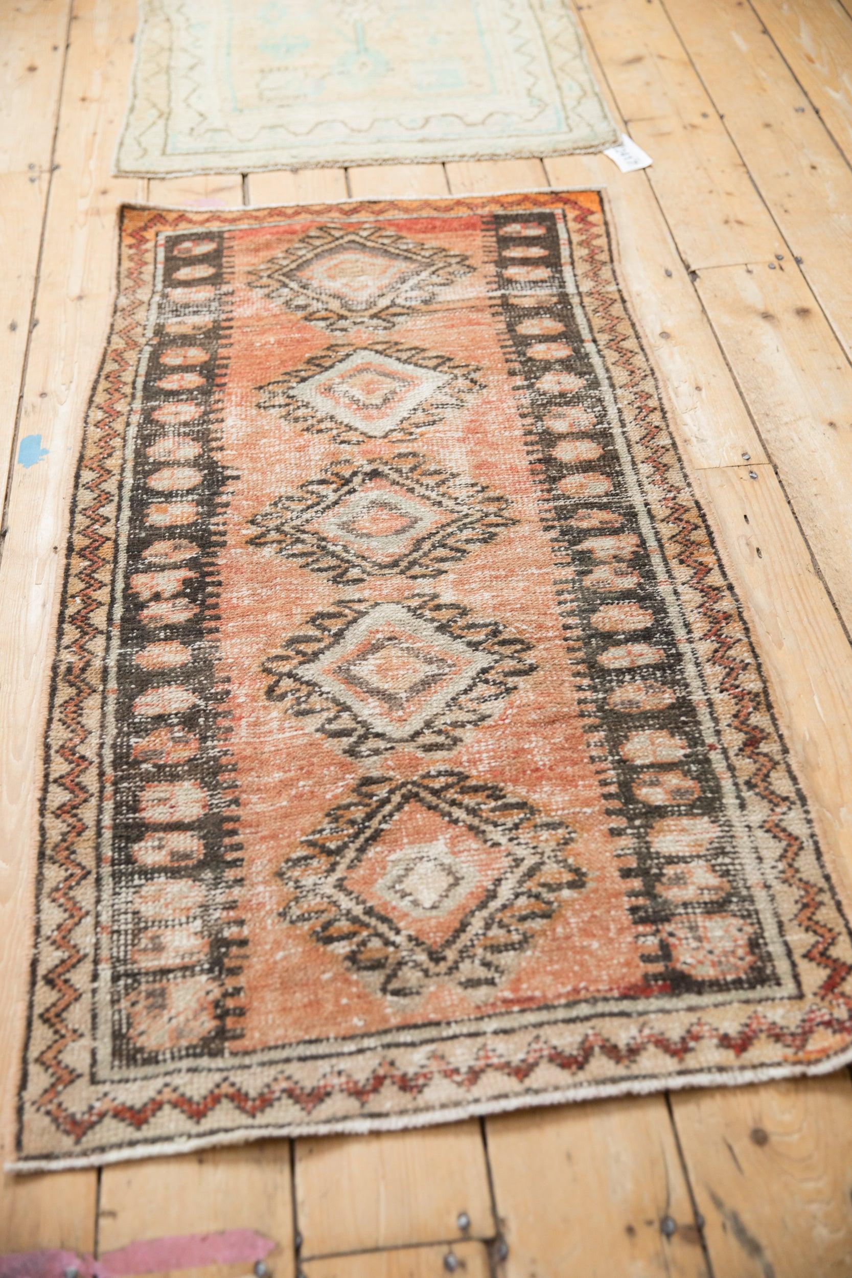 Tappeto Oushak Vintage Distressed Runner In condizioni discrete in vendita a Katonah, NY