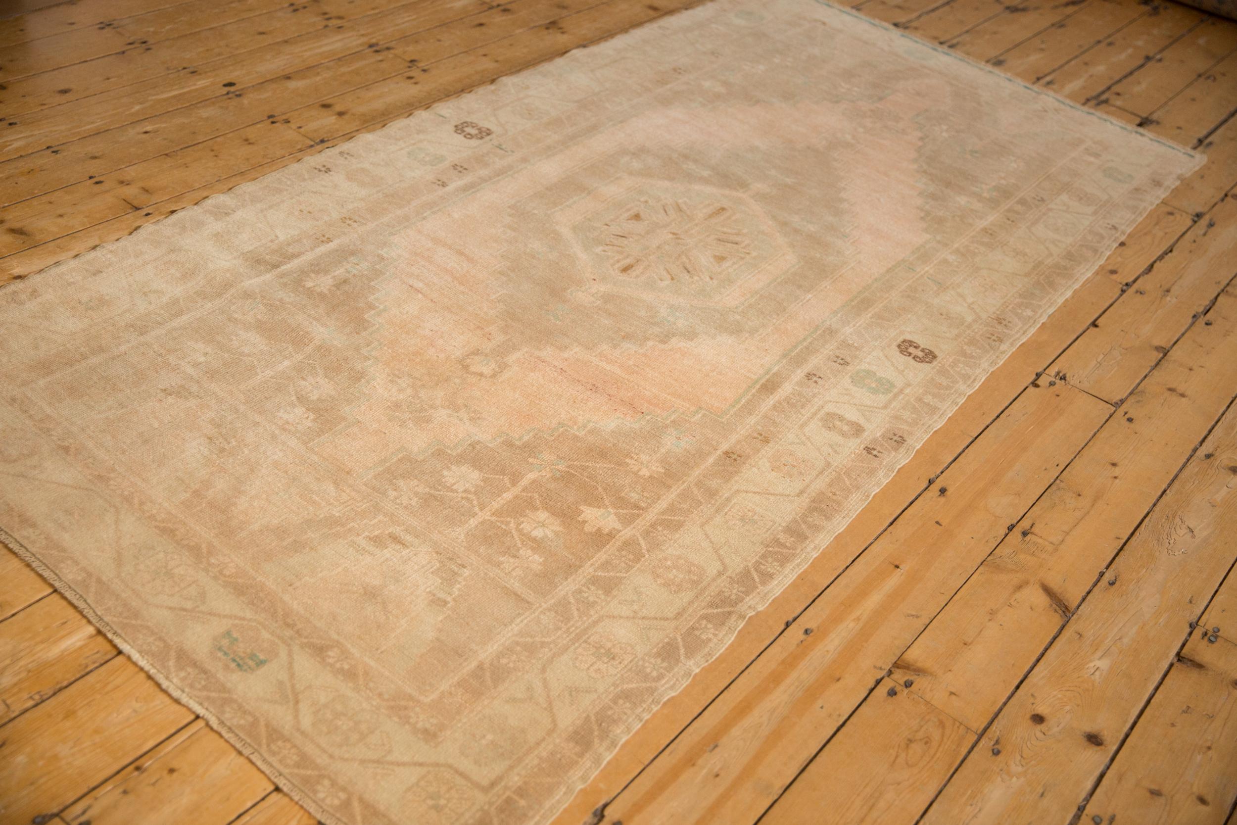 Fine XX secolo Tappeto Oushak Vintage Distressed Runner in vendita