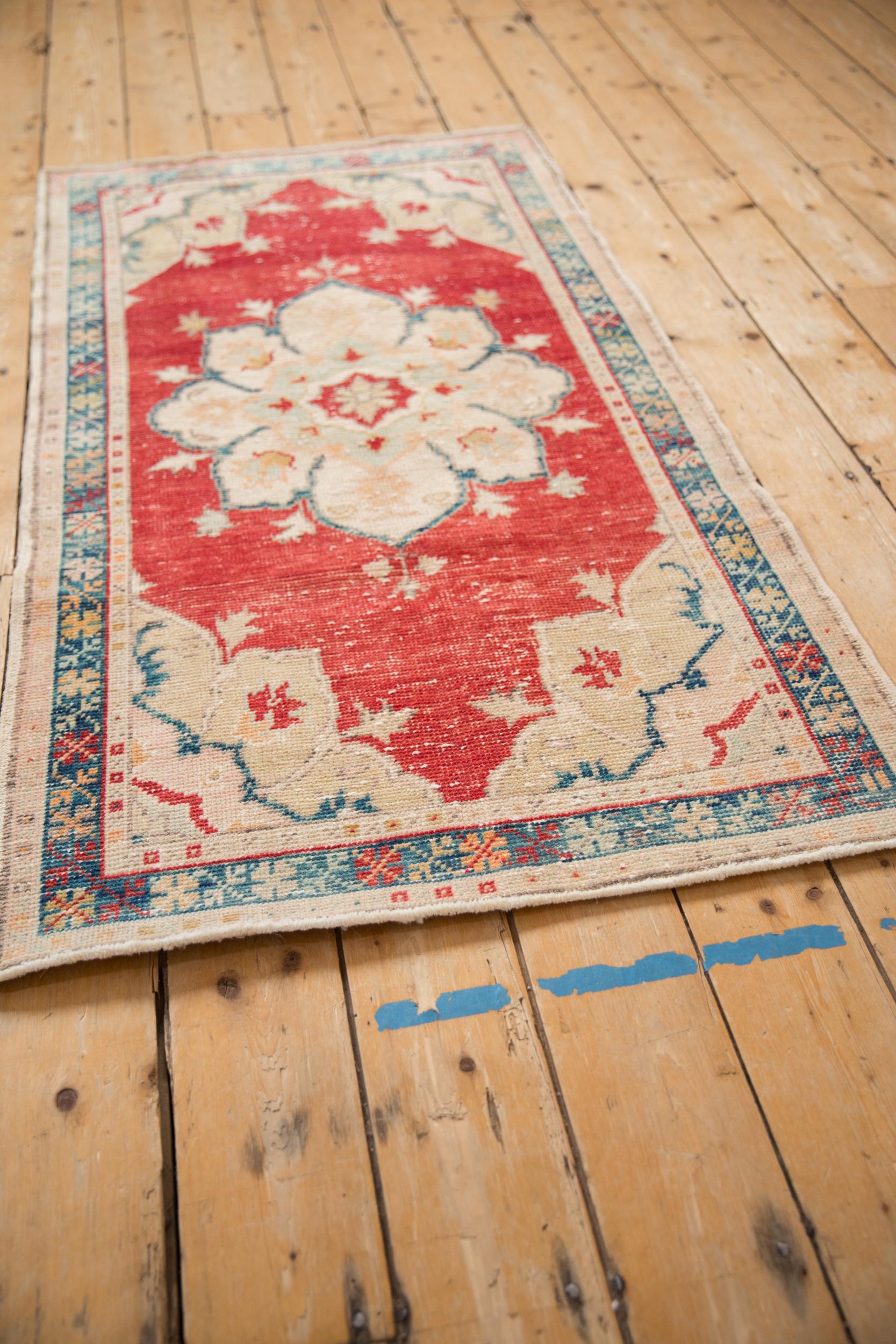 Fine XX secolo Tappeto Oushak Vintage Distressed Runner in vendita