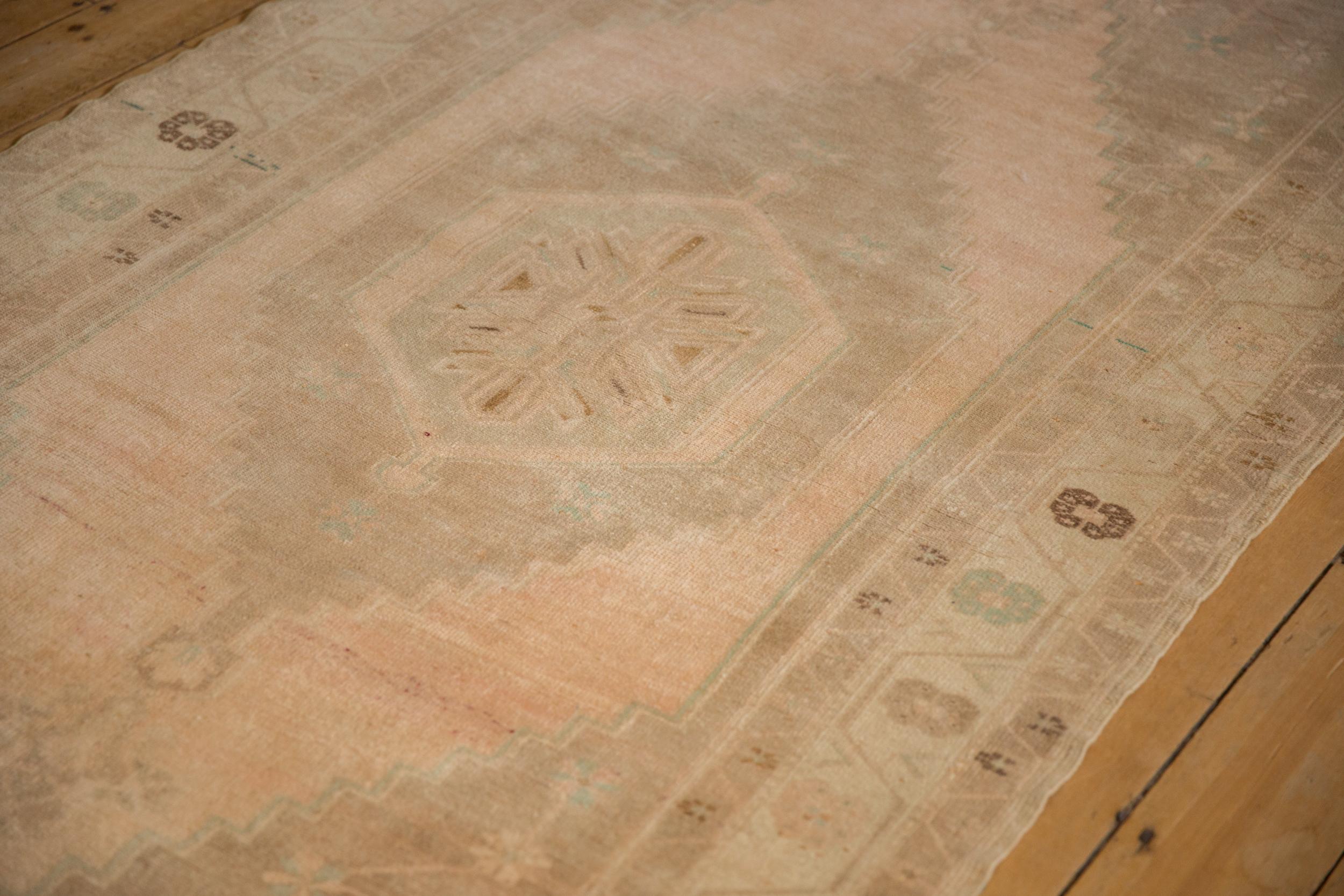 Lana Tappeto Oushak Vintage Distressed Runner in vendita