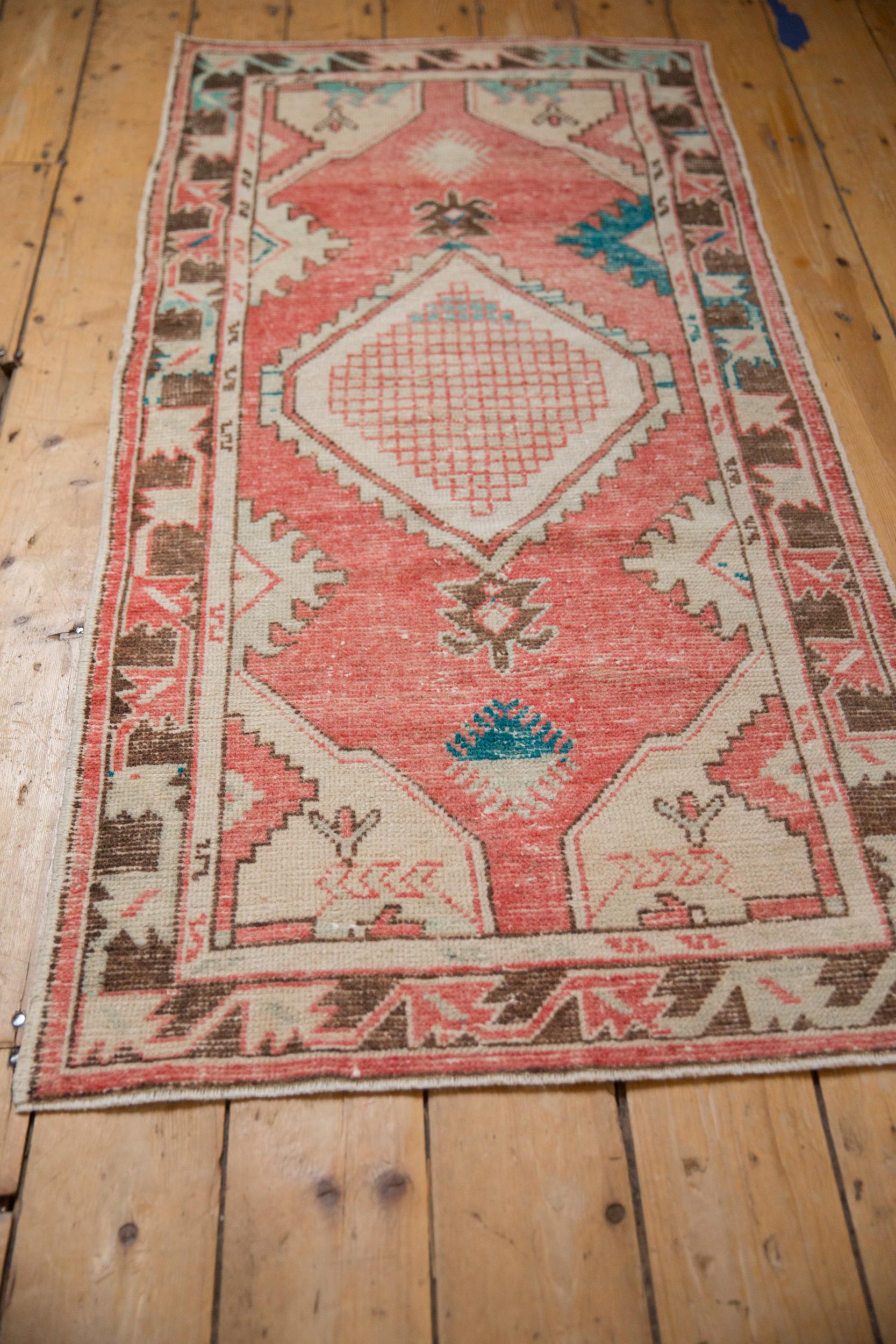 Lana Tappeto Oushak Vintage Distressed Runner in vendita